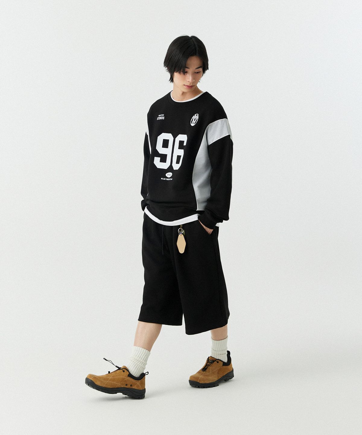 스탠즈(STENDS) [M~4XL] 블록 코어 메시 풋볼 맨투맨_블랙