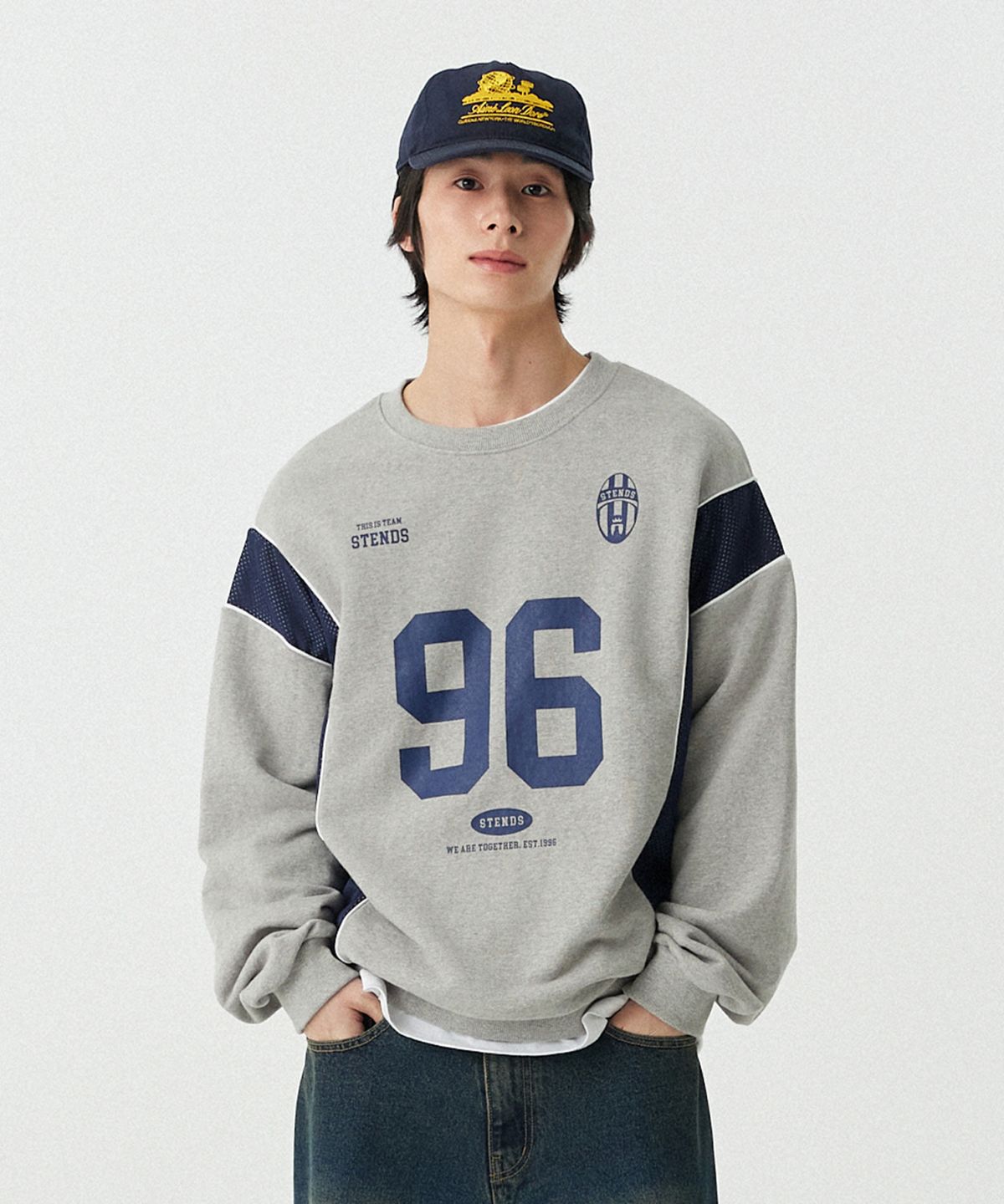 스탠즈(STENDS) [M~4XL] 블록 코어 메시 풋볼 맨투맨_멜란지 그레이