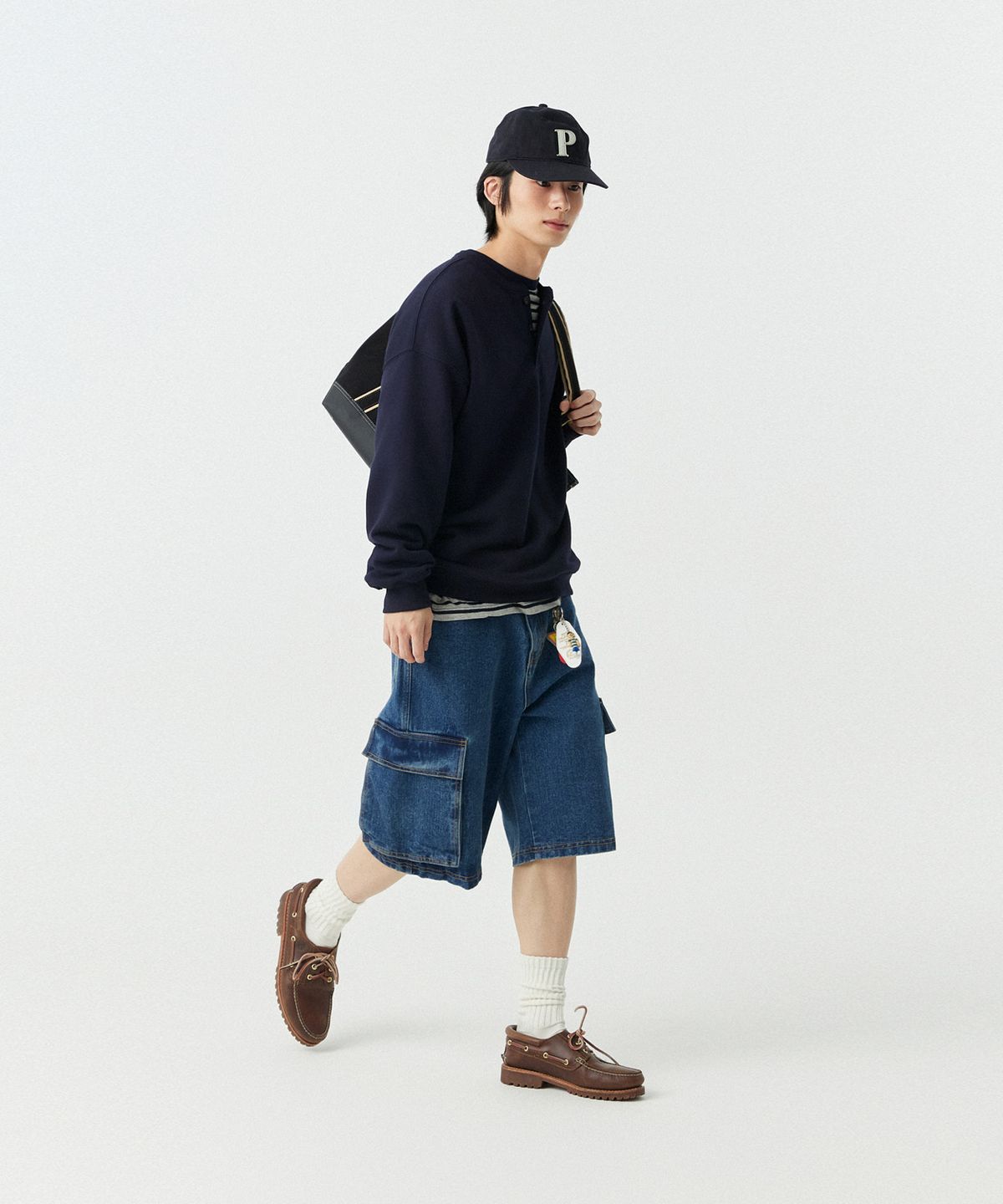 스탠즈(STENDS) [M~4XL] 헨리넥 세미오버 맨투맨_네이비