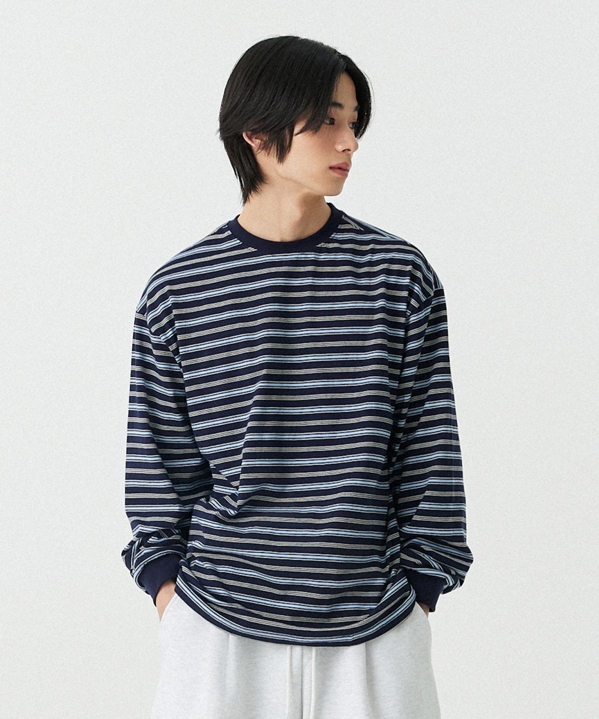 스탠즈(STENDS) [M~4XL] 멀티 스트라이프 롱슬리브 티셔츠_네이비