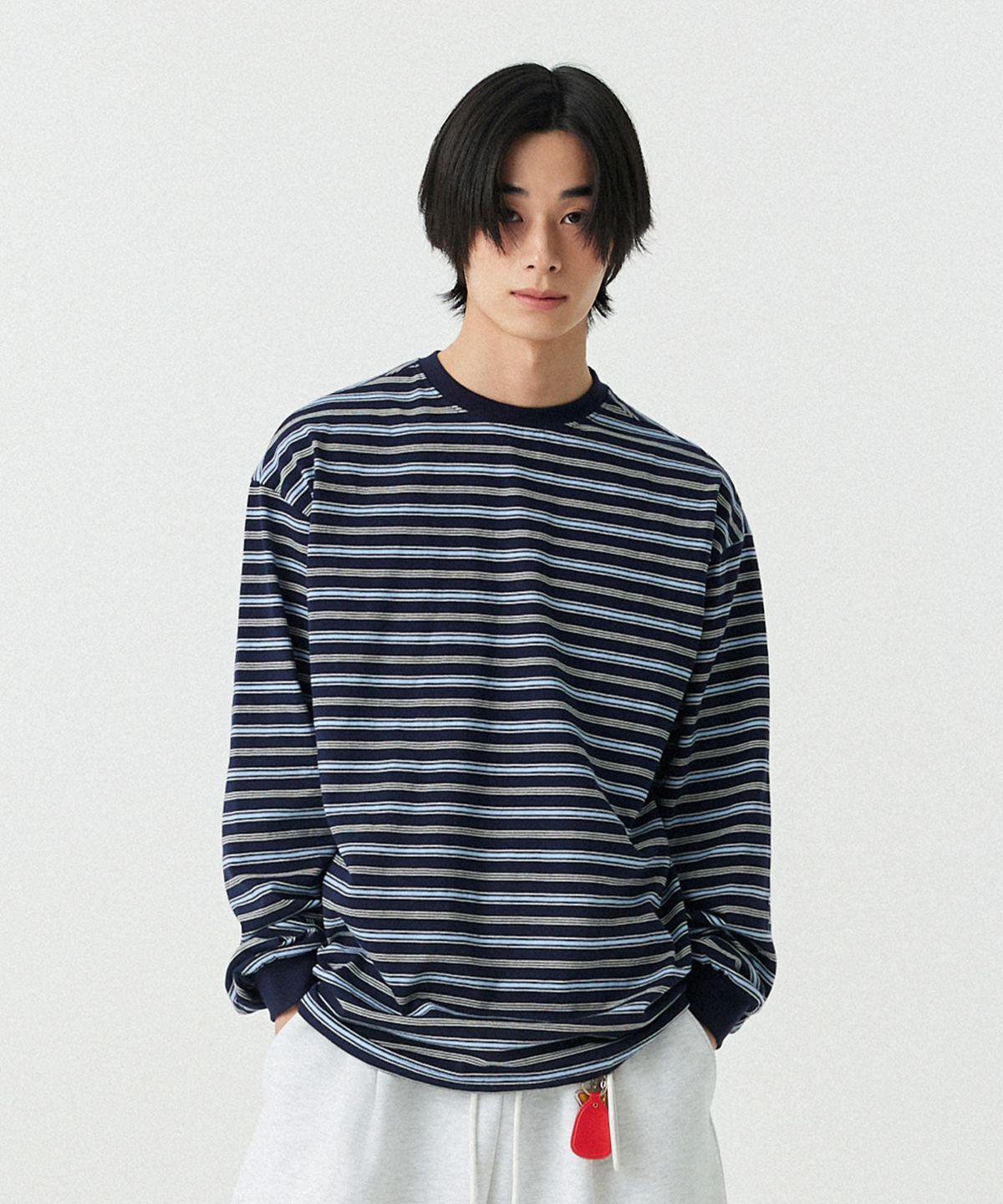 스탠즈(STENDS) [M~4XL] 멀티 스트라이프 롱슬리브 티셔츠_네이비