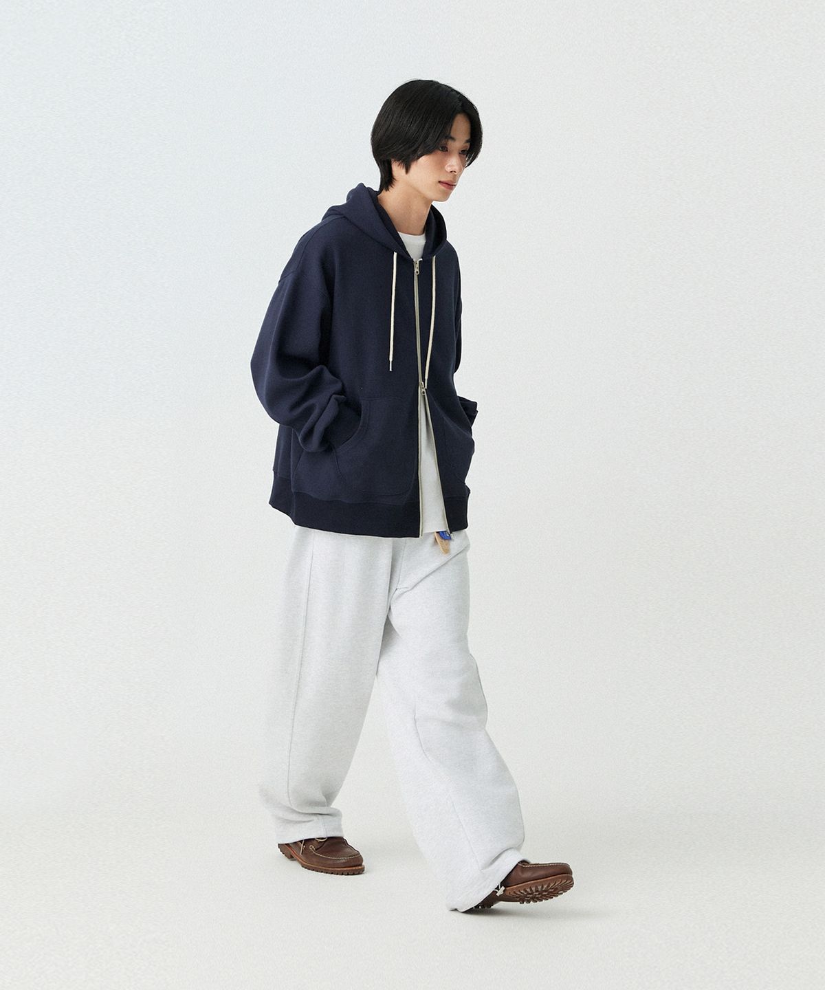 스탠즈(STENDS) [M~4XL] 벨트 루프 커브드 스웻 팬츠_화이트 멜란지