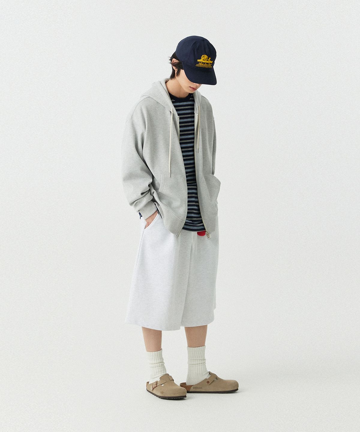 스탠즈(STENDS) [M~4XL] 벨트 루프 오버핏 스웻 쇼츠_화이트 멜란지