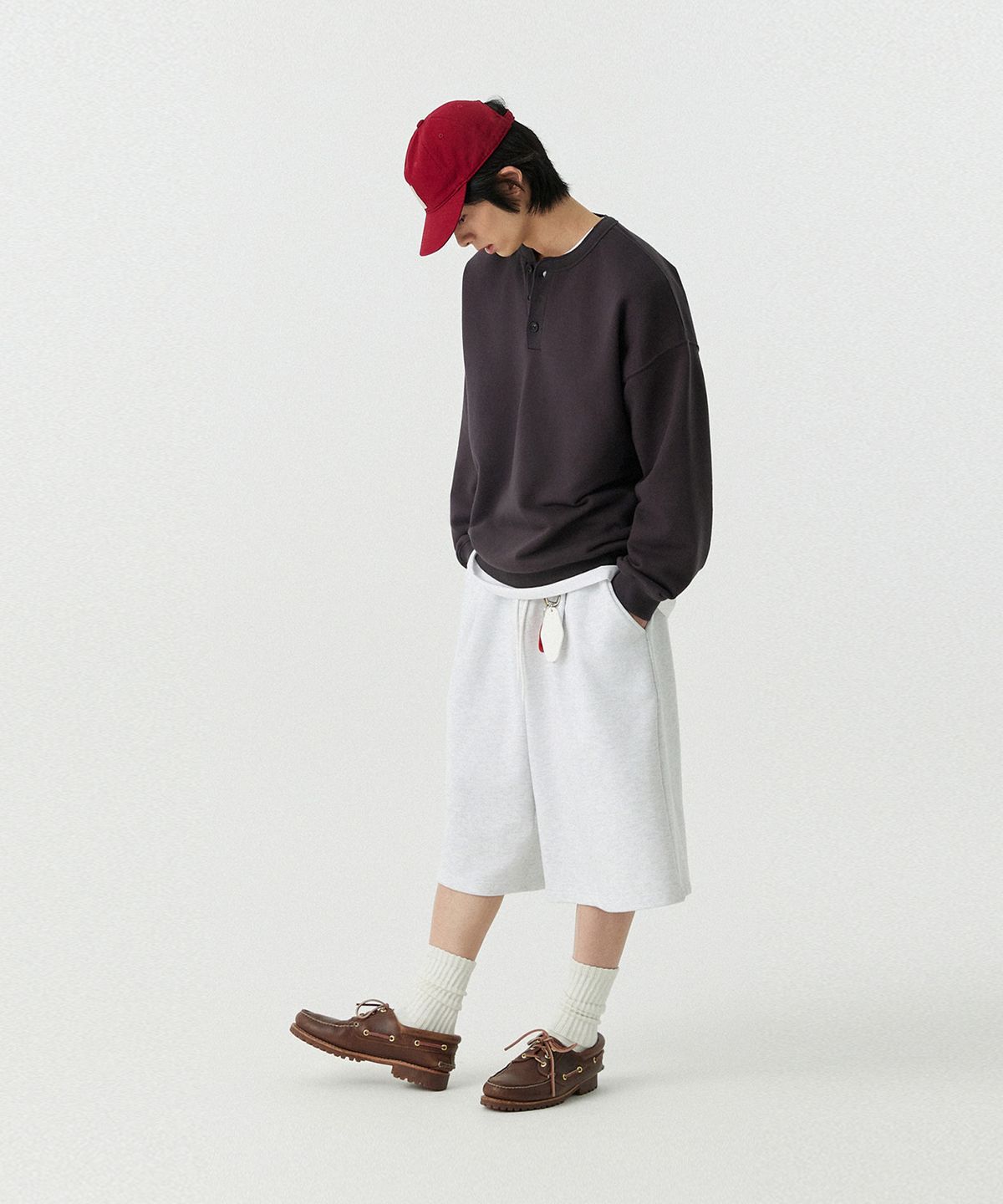 스탠즈(STENDS) [M~4XL] 벨트 루프 오버핏 스웻 쇼츠_화이트 멜란지