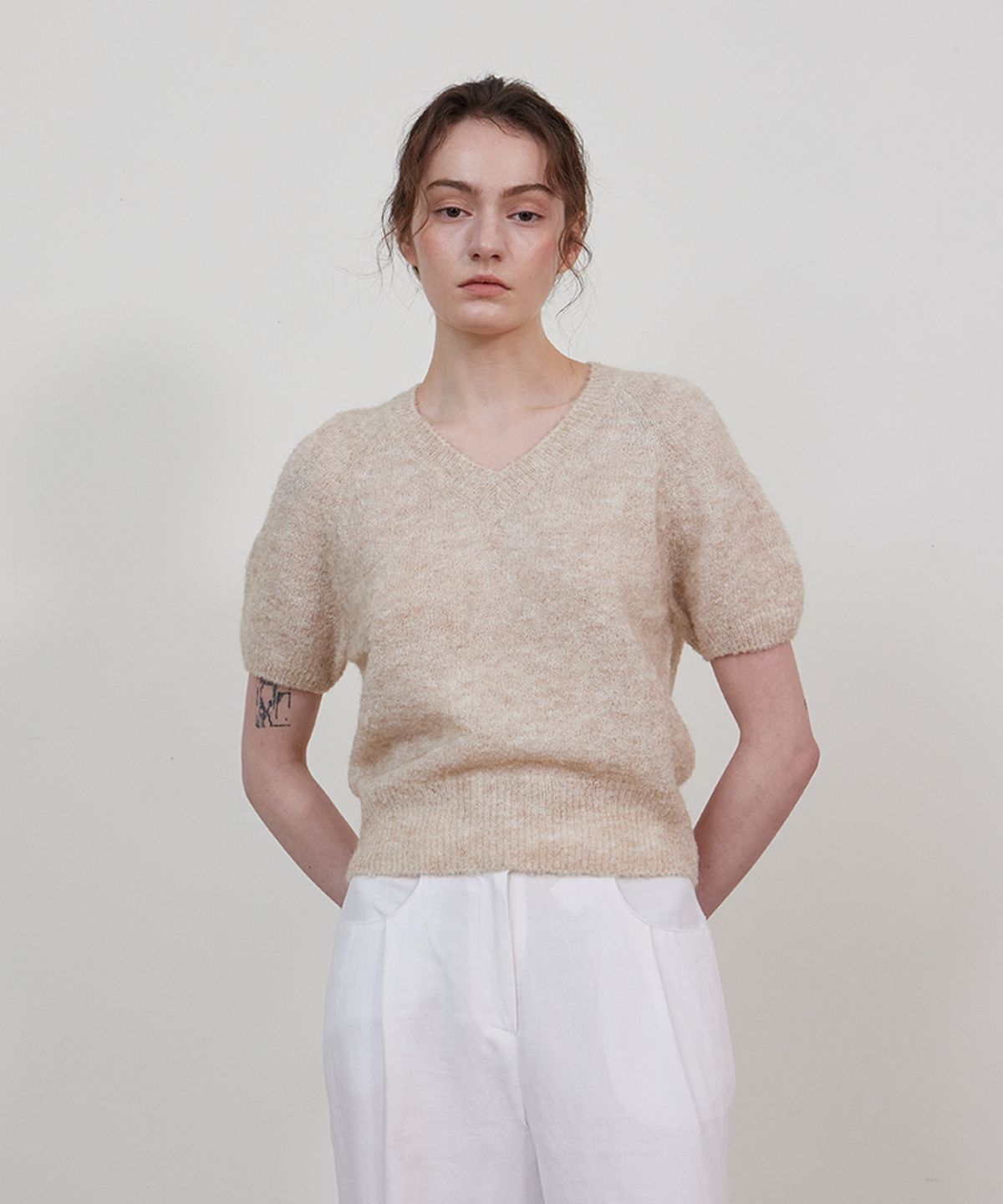 스텝어라운드(STEP AROUND) Alpaca V-neck half knit_BEIGE