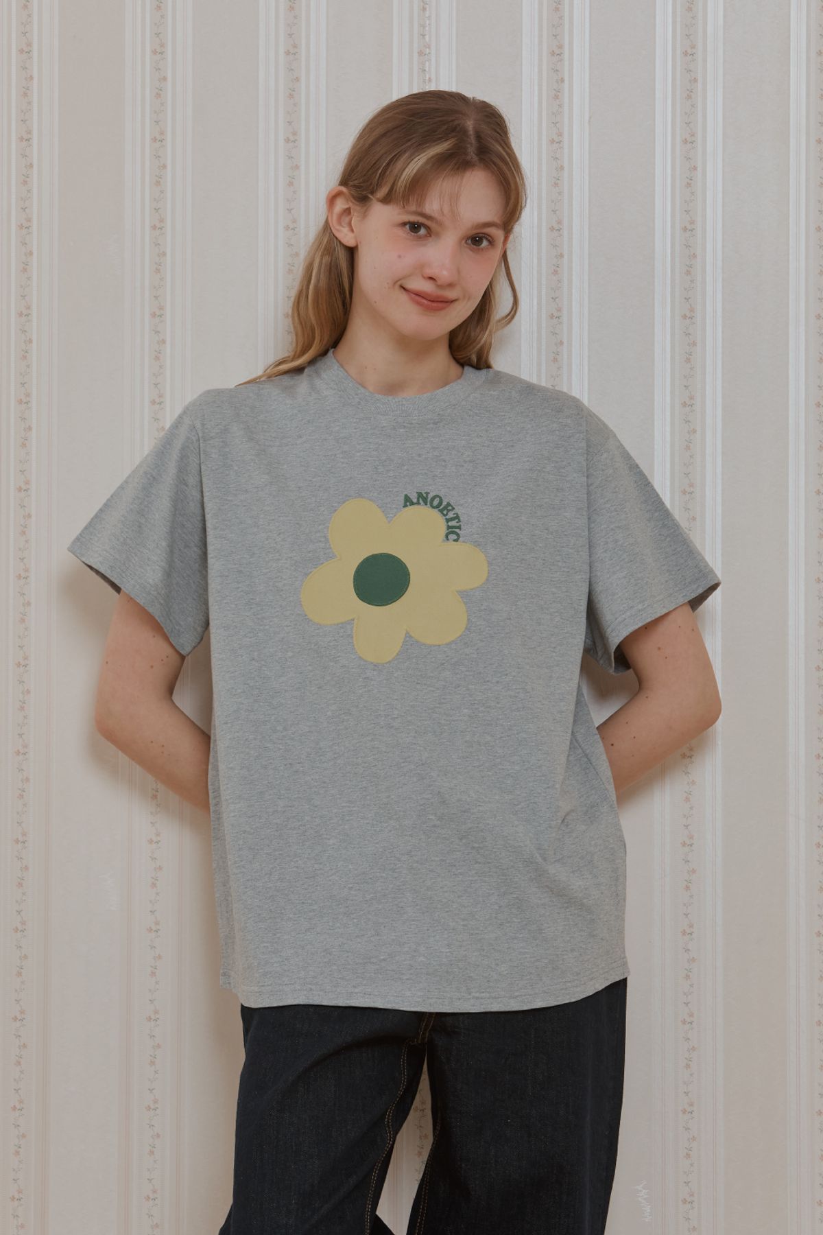 아노에틱(ANOETIC) ANC FLOWER PIECE T-SHIRT_GREY