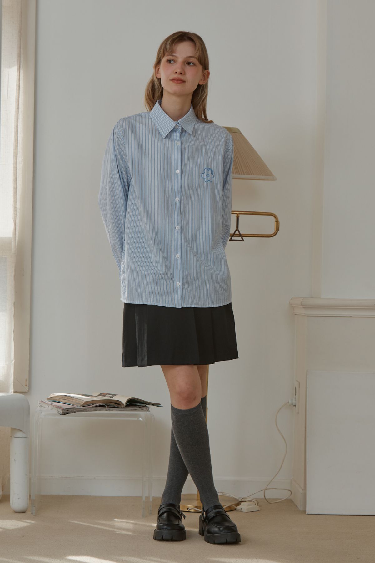 아노에틱(ANOETIC) STRIPE FLOWER LOGO SHIRT_BLUE