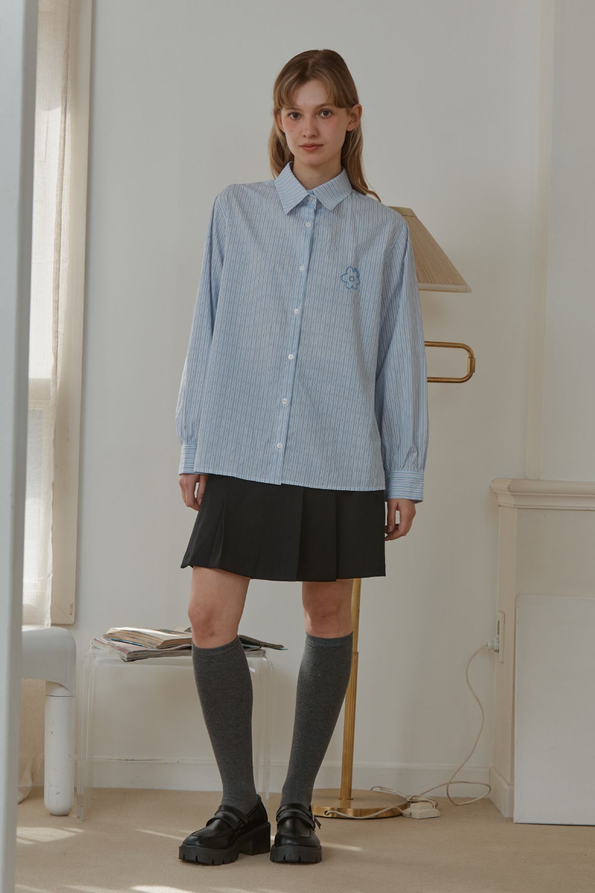 아노에틱(ANOETIC) STRIPE FLOWER LOGO SHIRT_BLUE