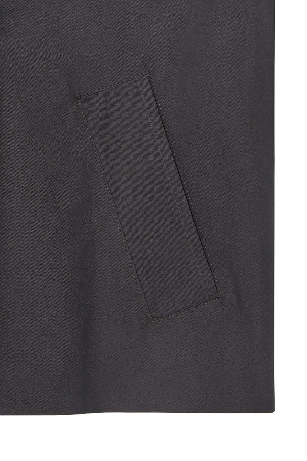비바스튜디오(VIVASTUDIO) WOMAN CROPPED OVERSIZED TRENCH COAT [CHARCOAL]