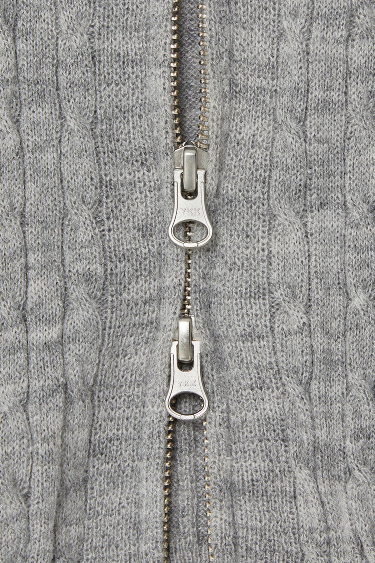 비바스튜디오(VIVASTUDIO) WOMAN WAVE CABLE KNIT ZIP-UP [MELANGE GRAY]