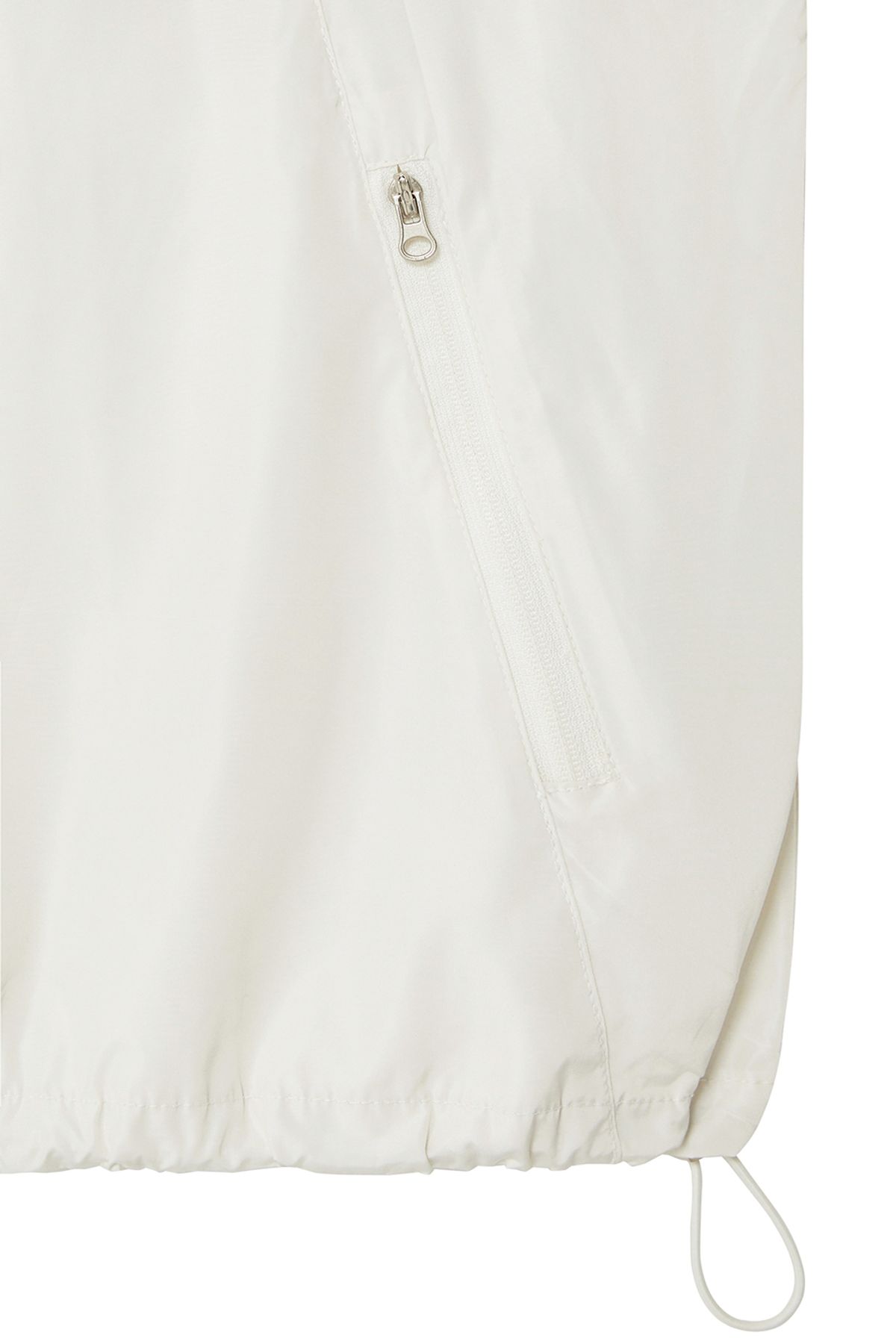 비바스튜디오(VIVASTUDIO) WOMAN HALF-ZIP SWEATSHIRT [WHITE]