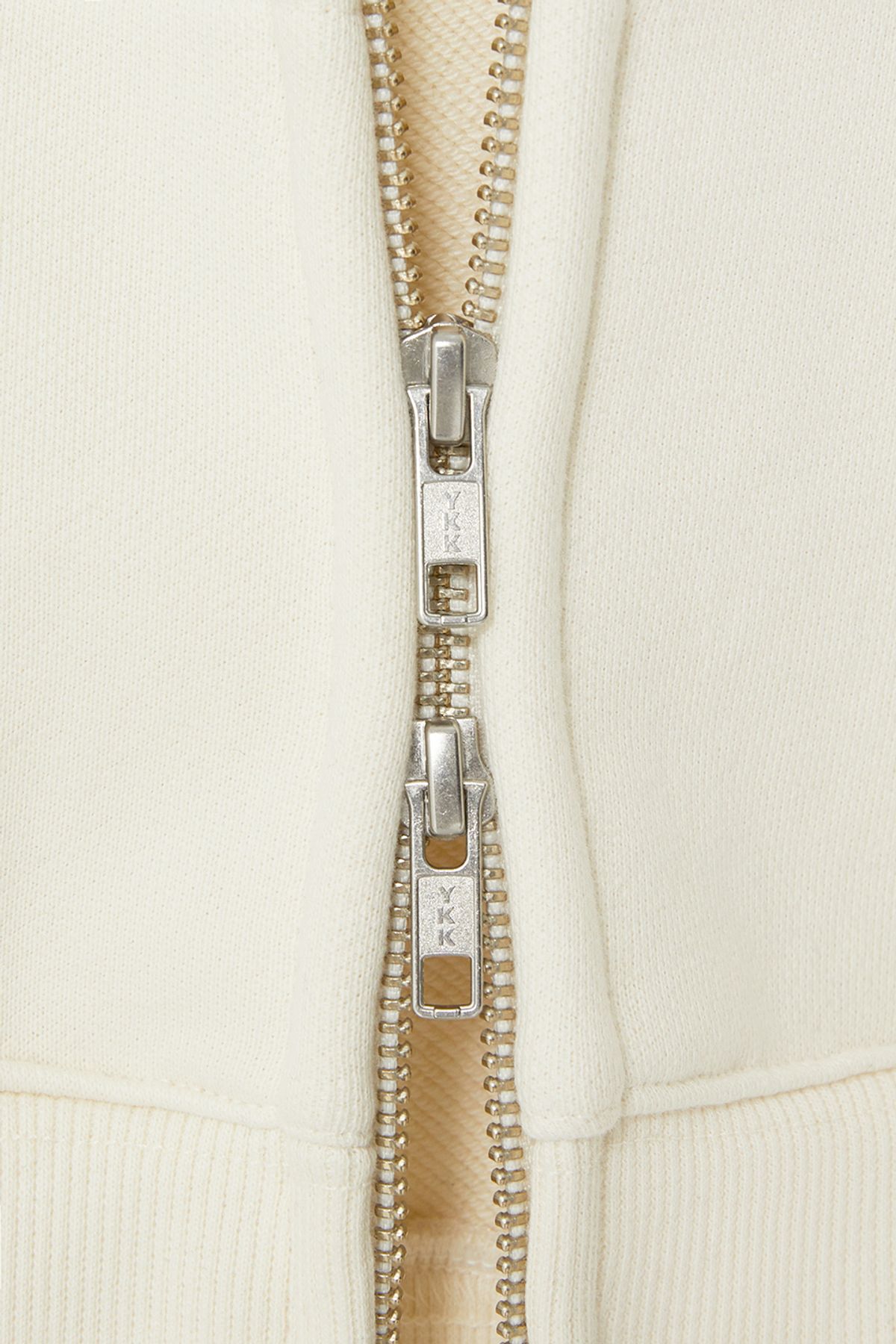 비바스튜디오(VIVASTUDIO) WOMAN LOGO HOODIE ZIP-UP [CREAM]