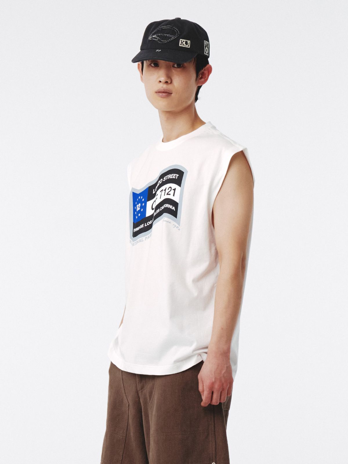 기준 맨(KIJUN MEN) Flag Sleeveless Top Off-White