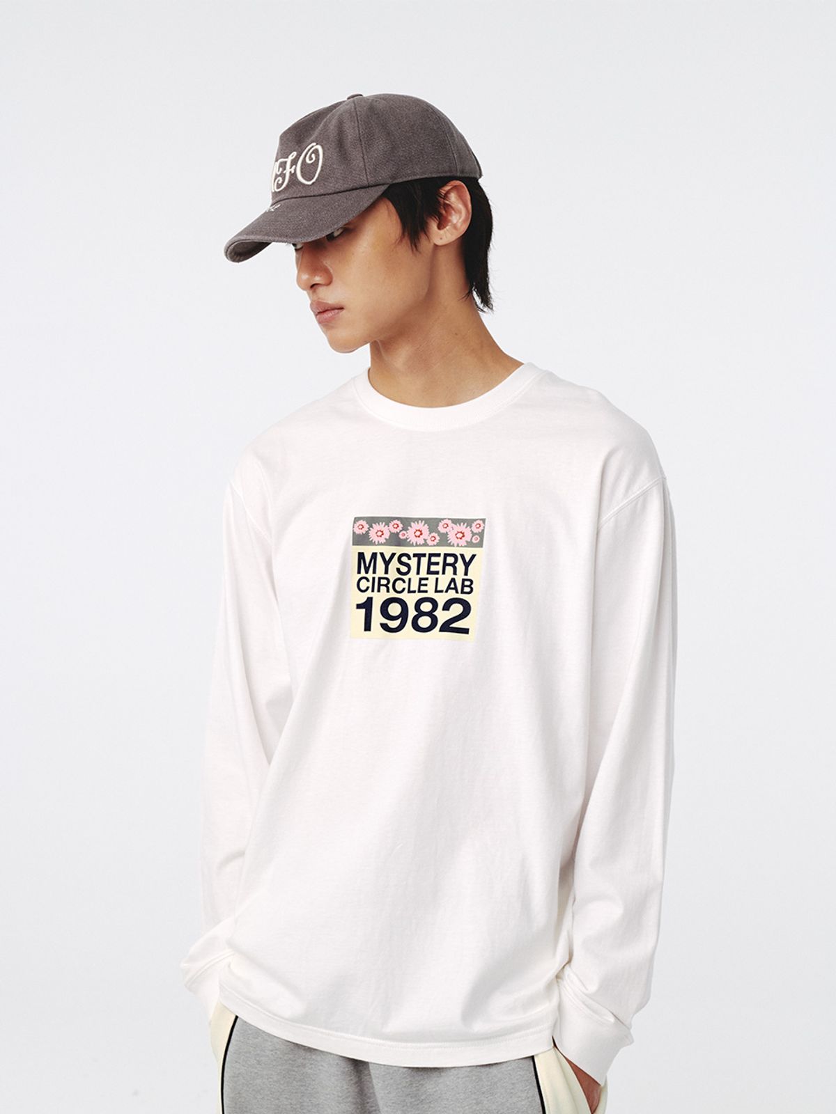 기준 맨(KIJUN MEN) MYSTERY Long Sleeve T-Shirt Off-White