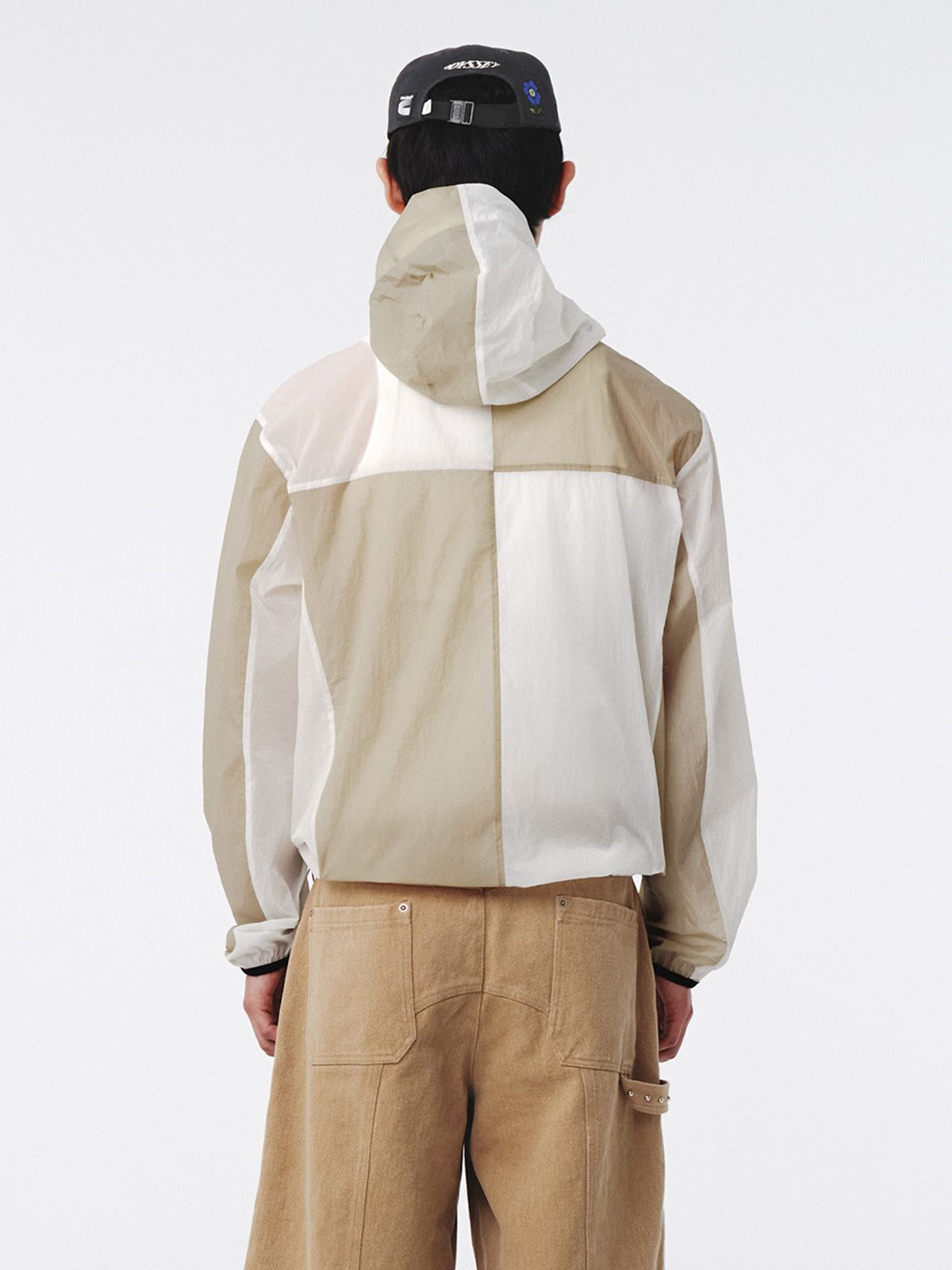 기준 맨(KIJUN MEN) Paneled Windbreaker Off-White Beige