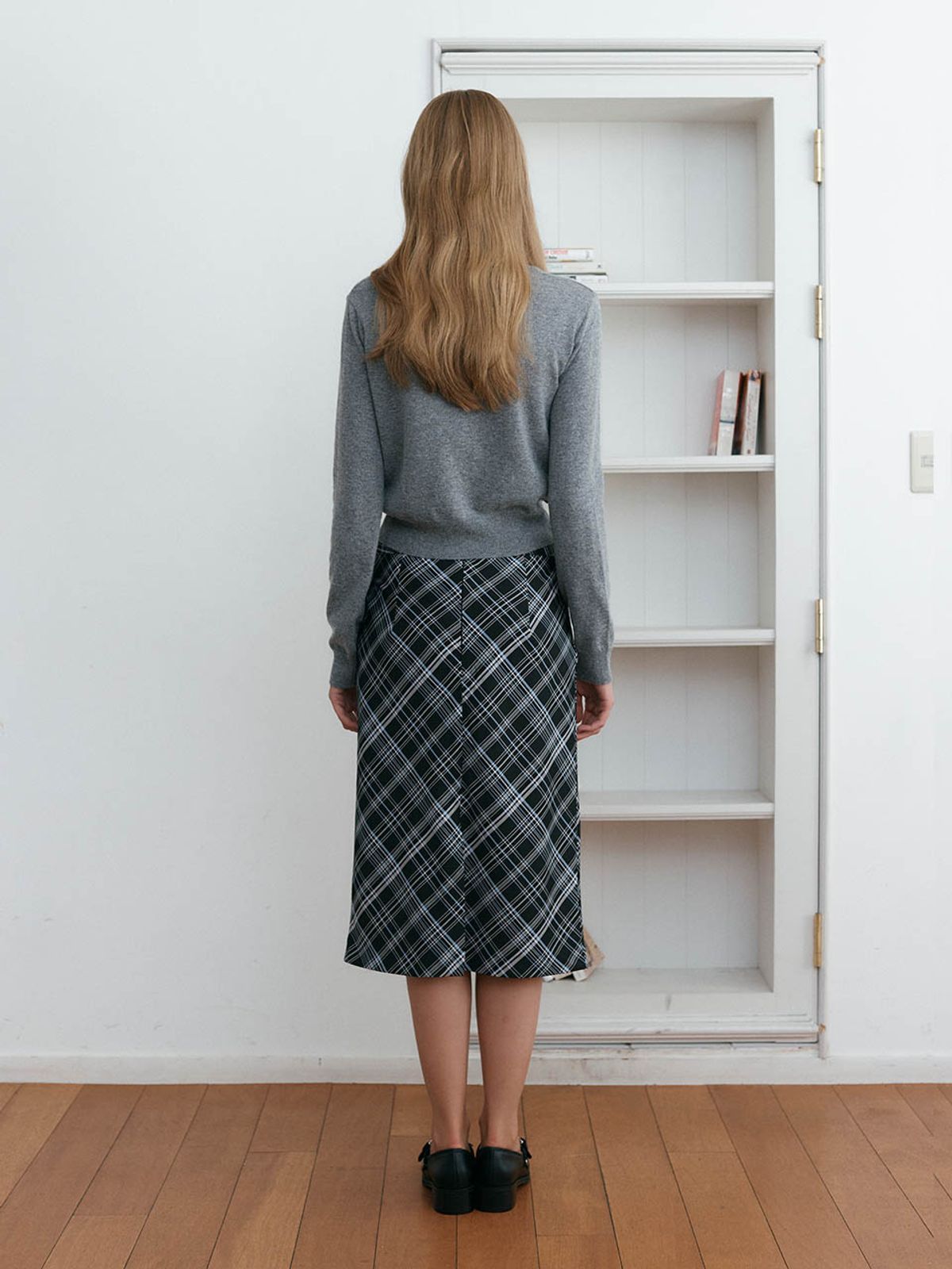 아수라(ASURA) CHECK BIAS SKIRT (BLACK)