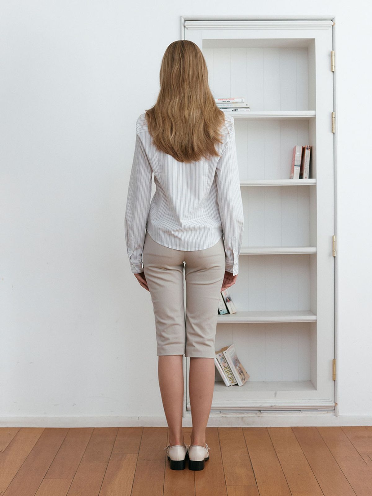 아수라(ASURA) SLIT RIVET CAPRI PANTS (BEIGE)