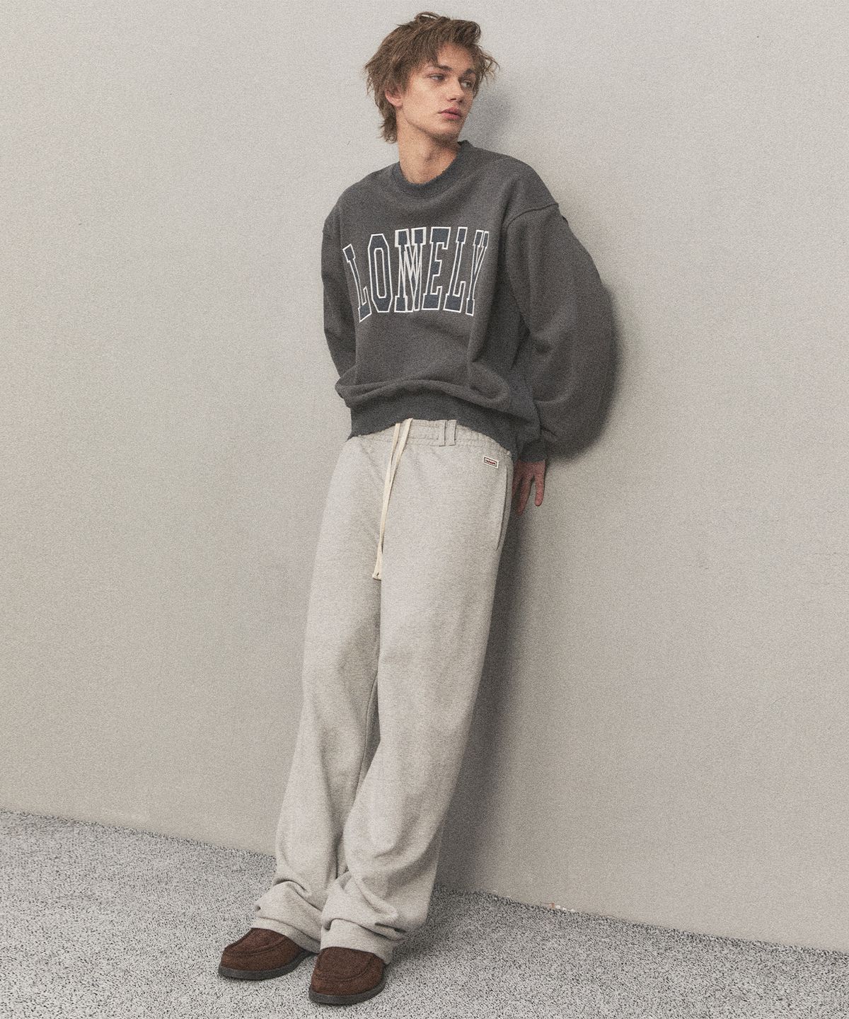 노앙(NOHANT) LONELY/LOVELY DAMAGE SWEATSHIRT CHARCOAL