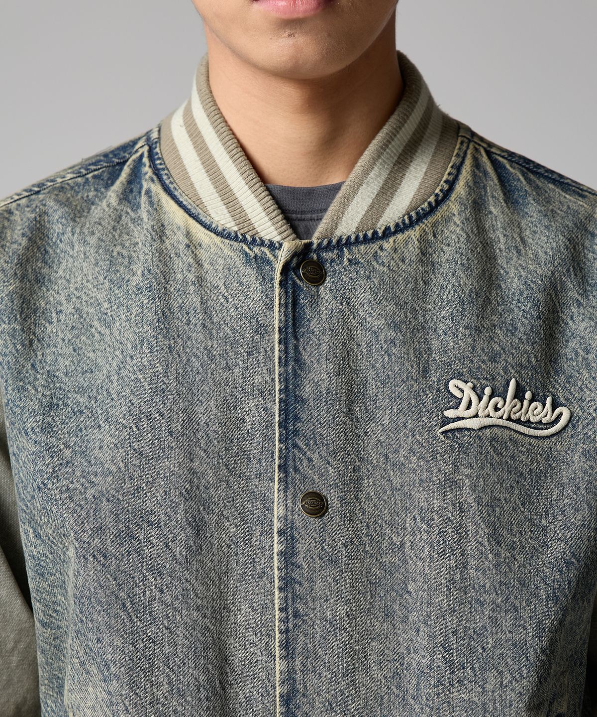 디키즈(DICKIES) 웨이브 로고 데님 봄버 재킷 Tinted Denim