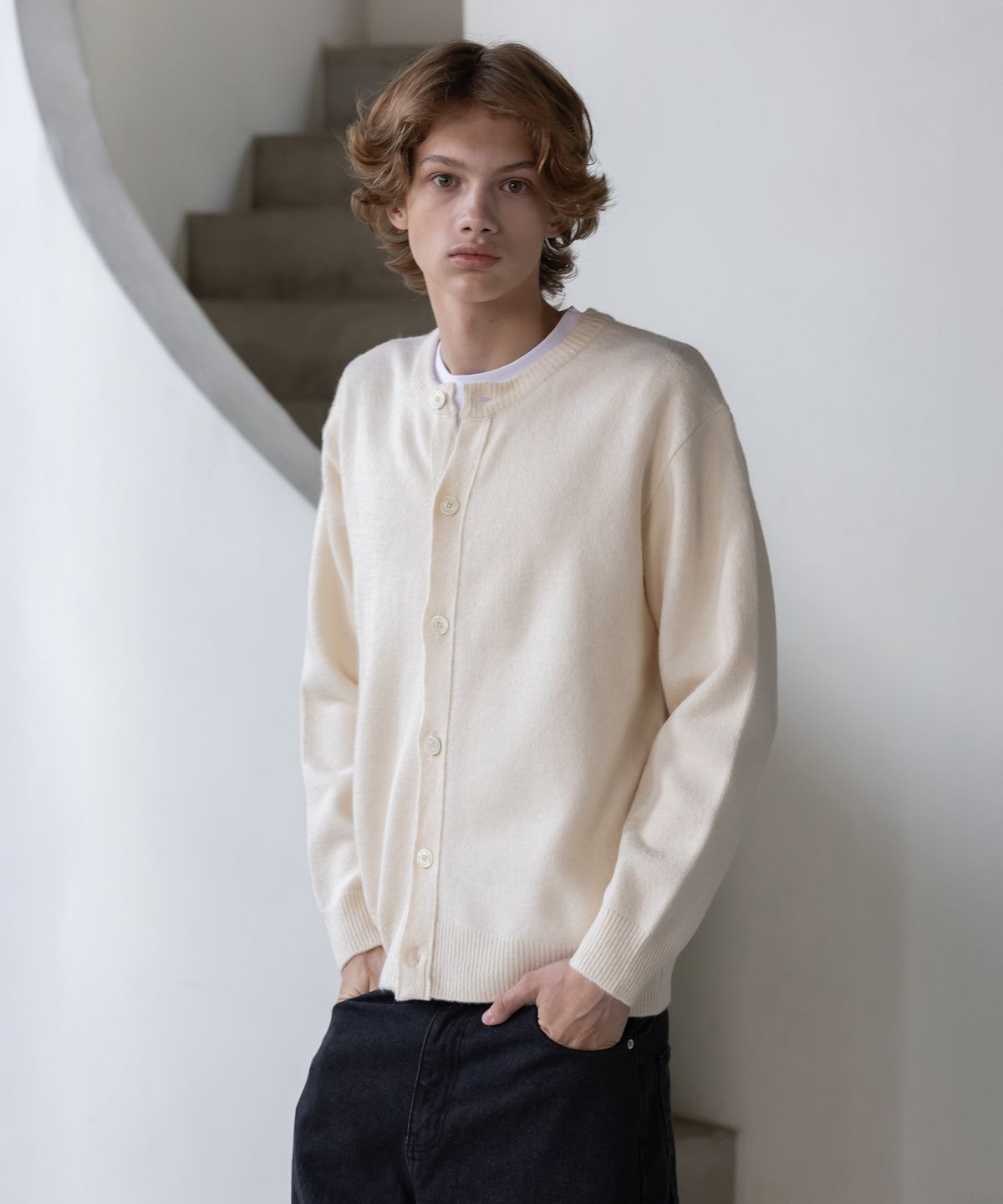 데꼬로소(DECOROSO) 컴포트 라운드넥 가디건 [아이보리]