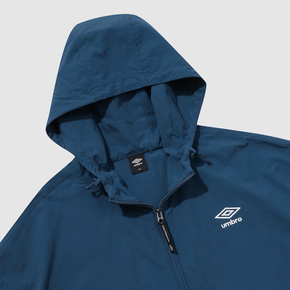 엄브로(UMBRO) 클래식 긴팔 후드형 아노락 블루(UQ221CWT41)
