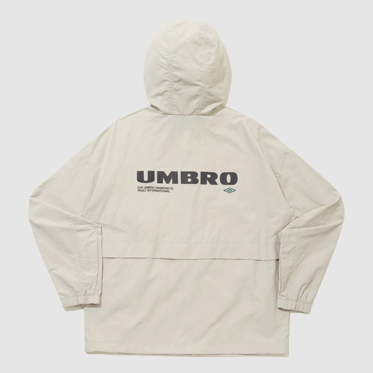 엄브로(UMBRO) 클래식 후드형 바람막이 집업 자켓 베이지(UQ221CJK42)