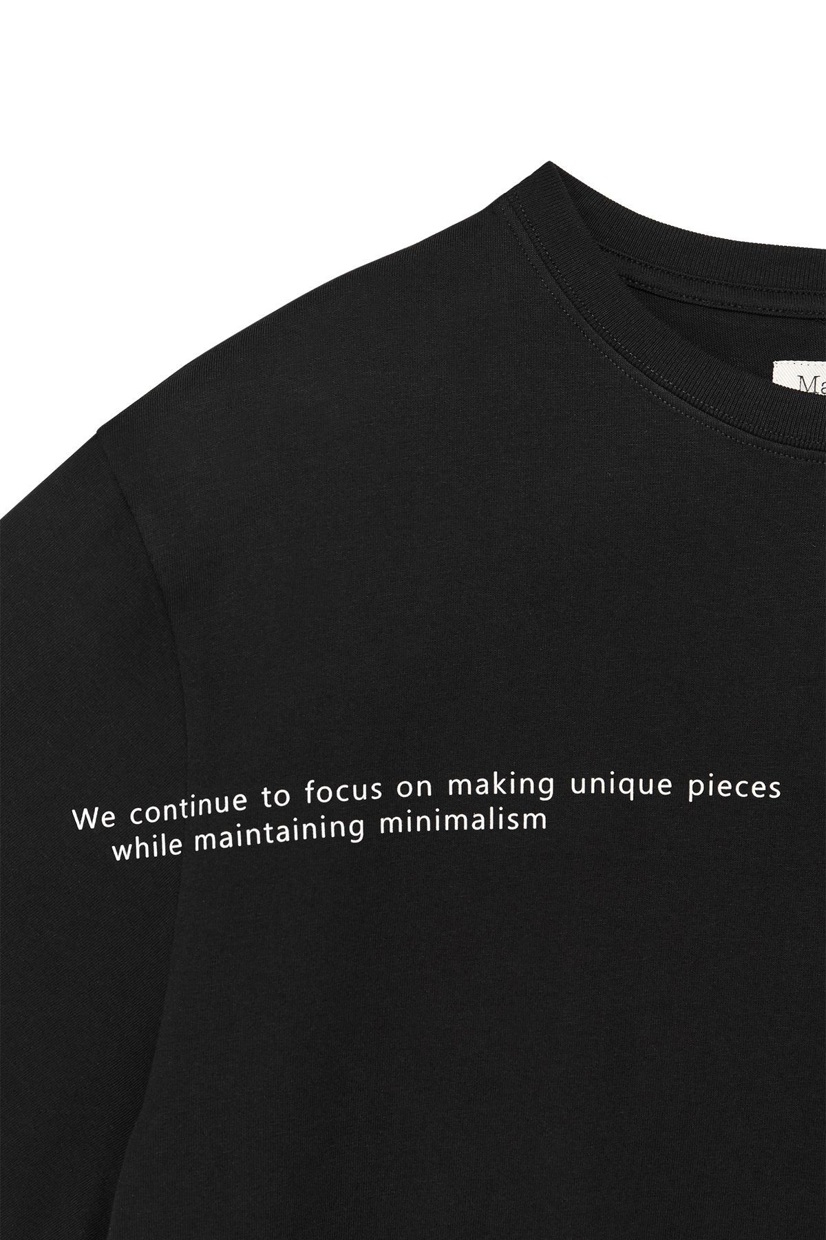 ★Matin Kim★HALF TEXT LOGO TOP FOR WOMEN★大人気★ MUSINSA公式 | MATIN KIM HALF TEXT LOGO TOP FOR WOMEN IN BLACK