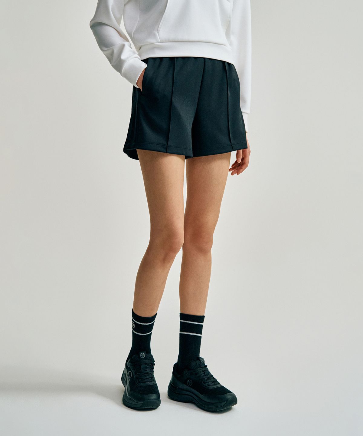 세르지오 타키니(SERGIO TACCHINI) W 타키니 모던 트랙 릴렉스핏 반바지 (Black)