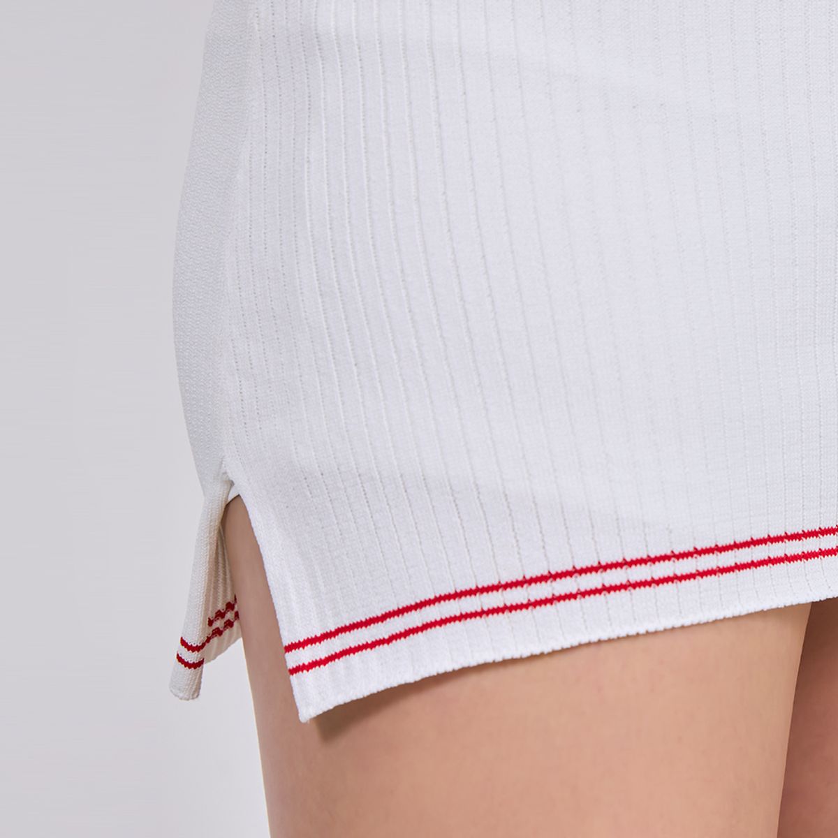 제이제인(J.JANE) 민소매 카라 니트 원피스 (White)