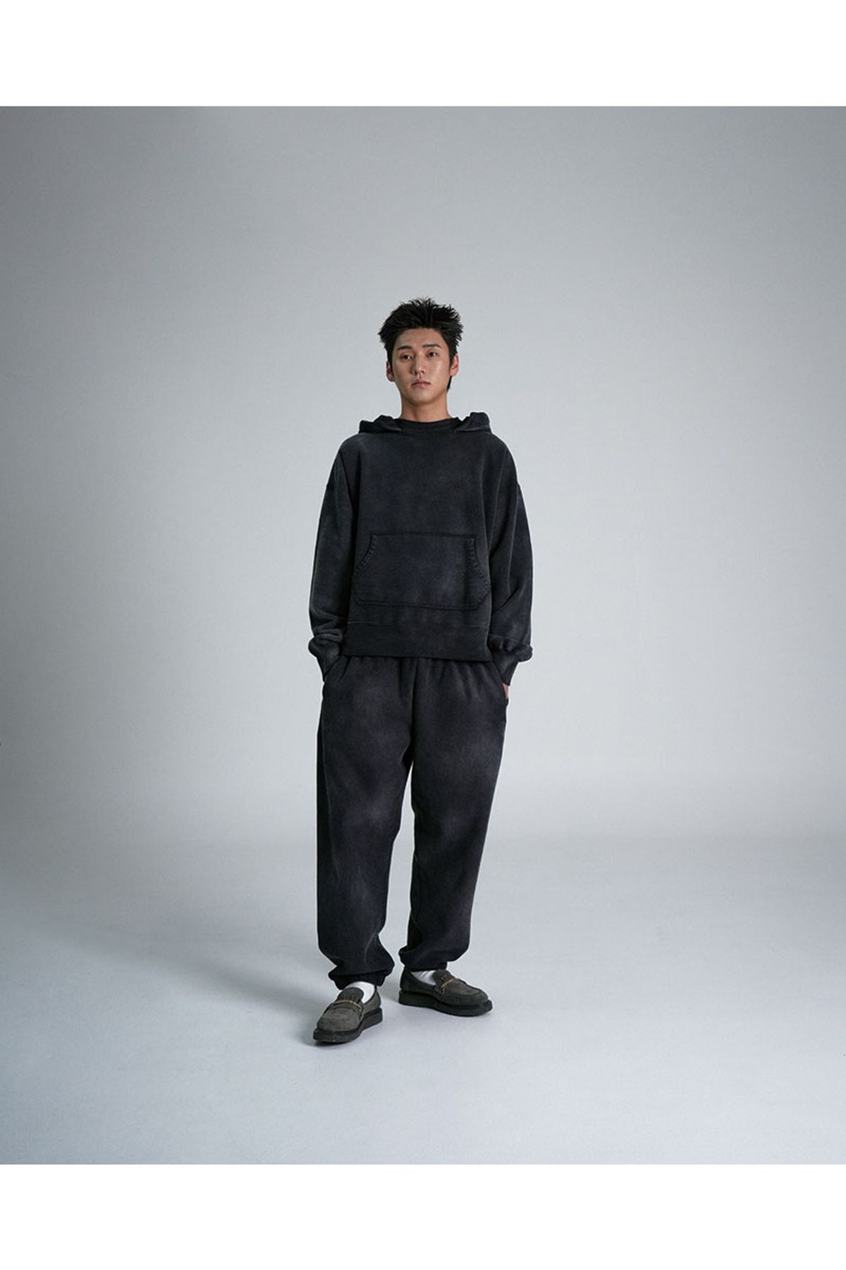 서지웨어(SURGE WEAR) 스웻 팬츠 - 블랙