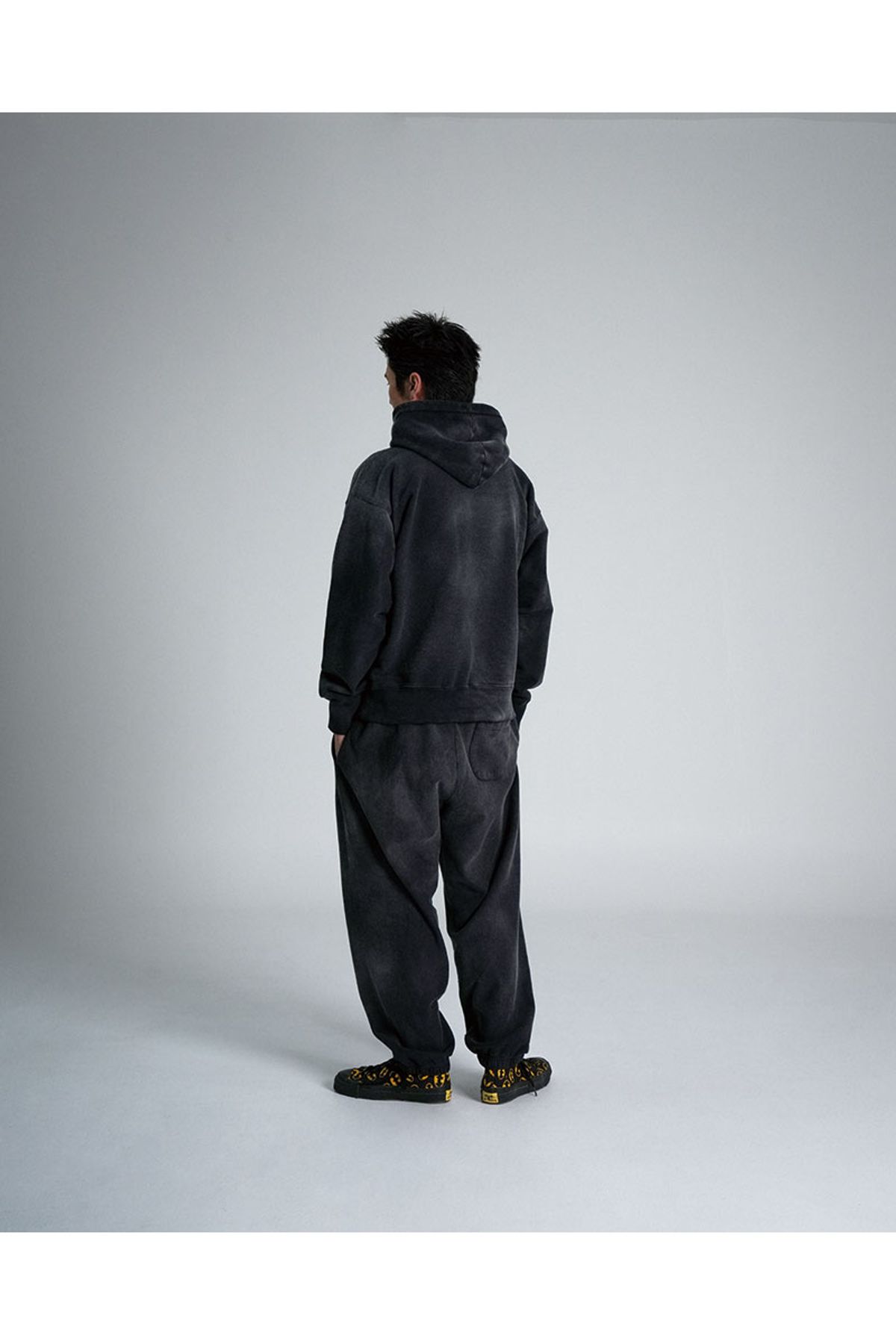 서지웨어(SURGE WEAR) 스웻 팬츠 - 블랙