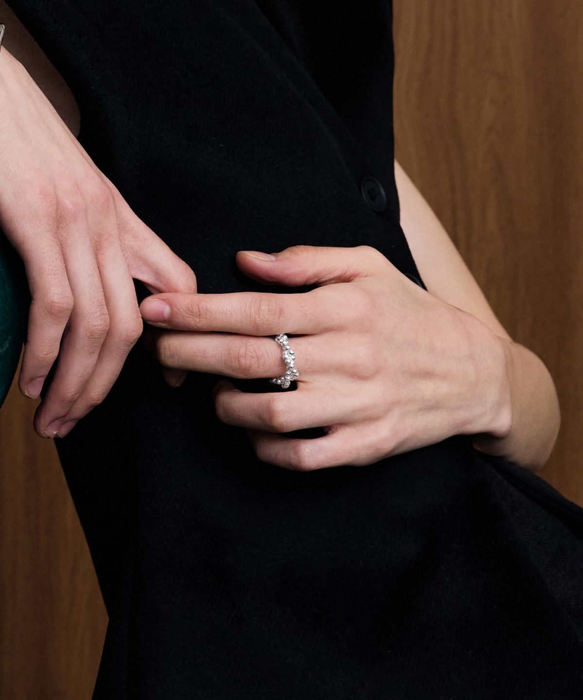 티오유(TOU) NP018 Twisted Ball Ring