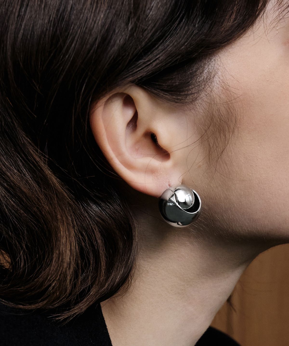 티오유(TOU) NP024 Artistic Big Ball Earrings