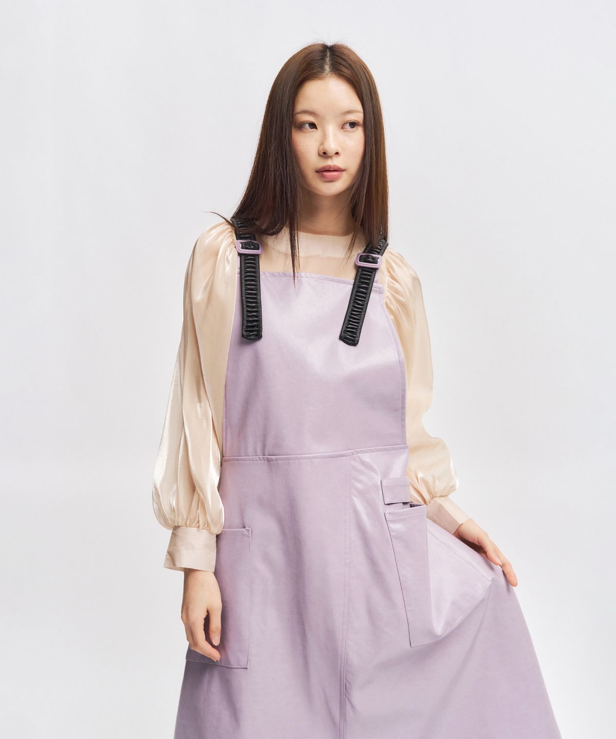 에이프런웨이(AIFERUNWAY) 라벤더무드 에이프런 원피스