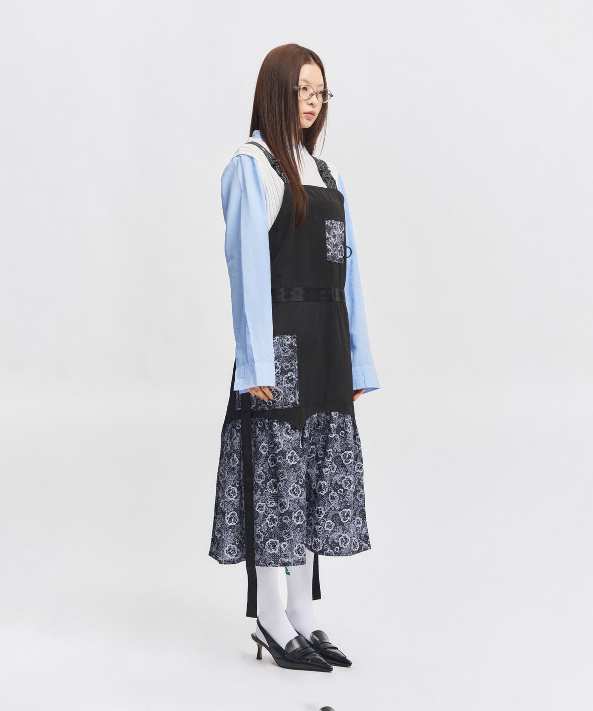 에이프런웨이(AIFERUNWAY) 미스틱로즈 에이프런 원피스