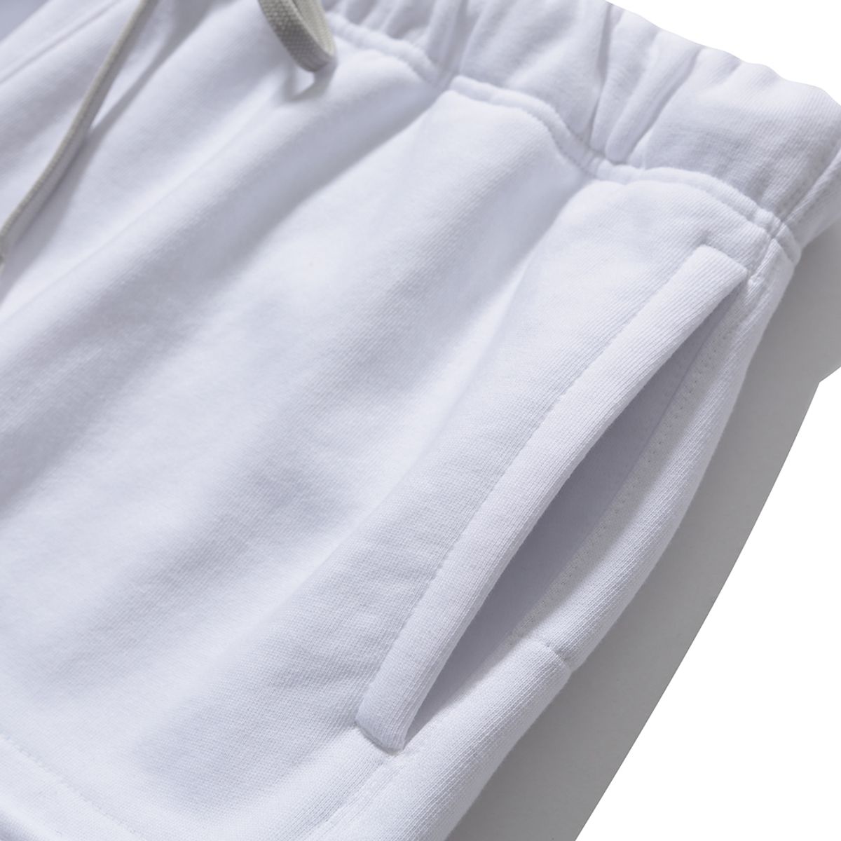 모이프(MOIF) [SS25] OVER MIL SWEAT SHORTS / FRESH CREAM