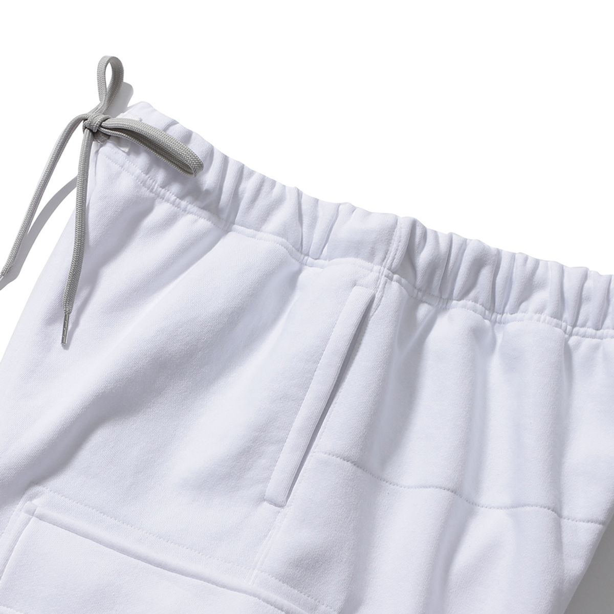 모이프(MOIF) [SS25] OVER MIL SWEAT SHORTS / FRESH CREAM