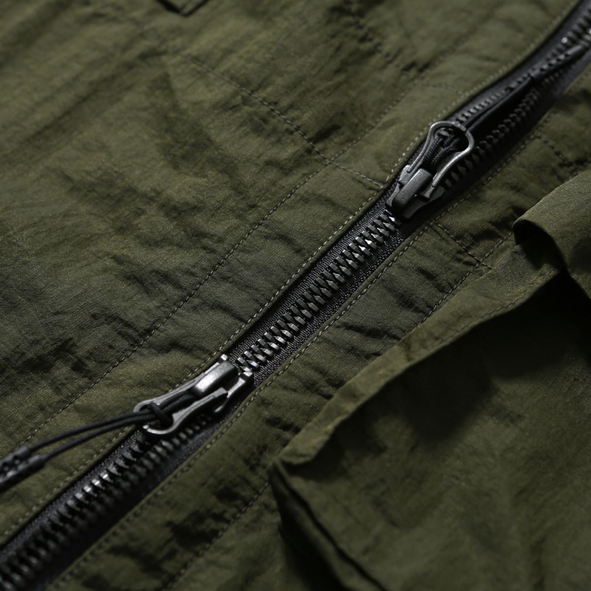 모이프(MOIF) [SS25] MULTI DEVICE VEST / OLIVE