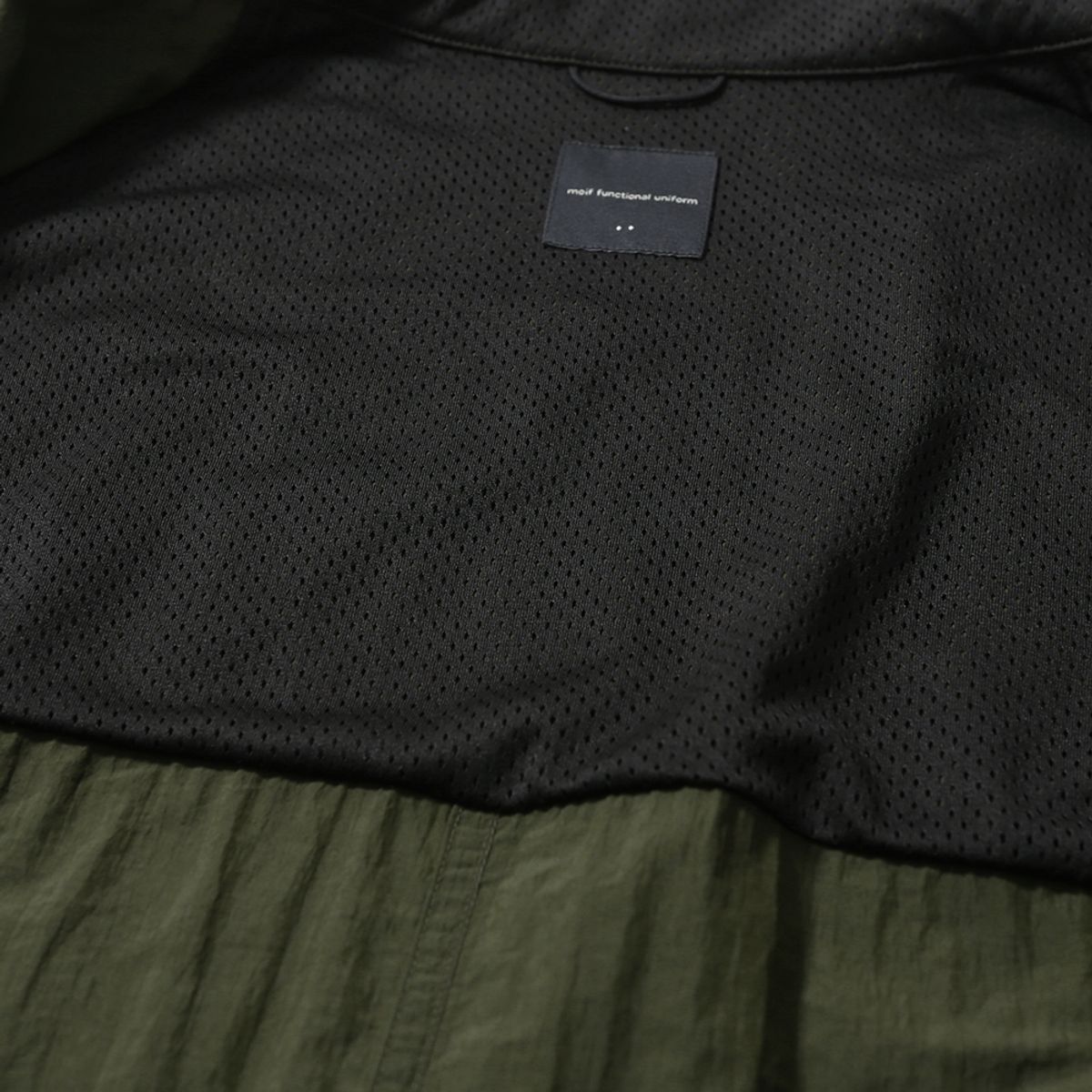 모이프(MOIF) [SS25] MULTI DEVICE VEST / OLIVE