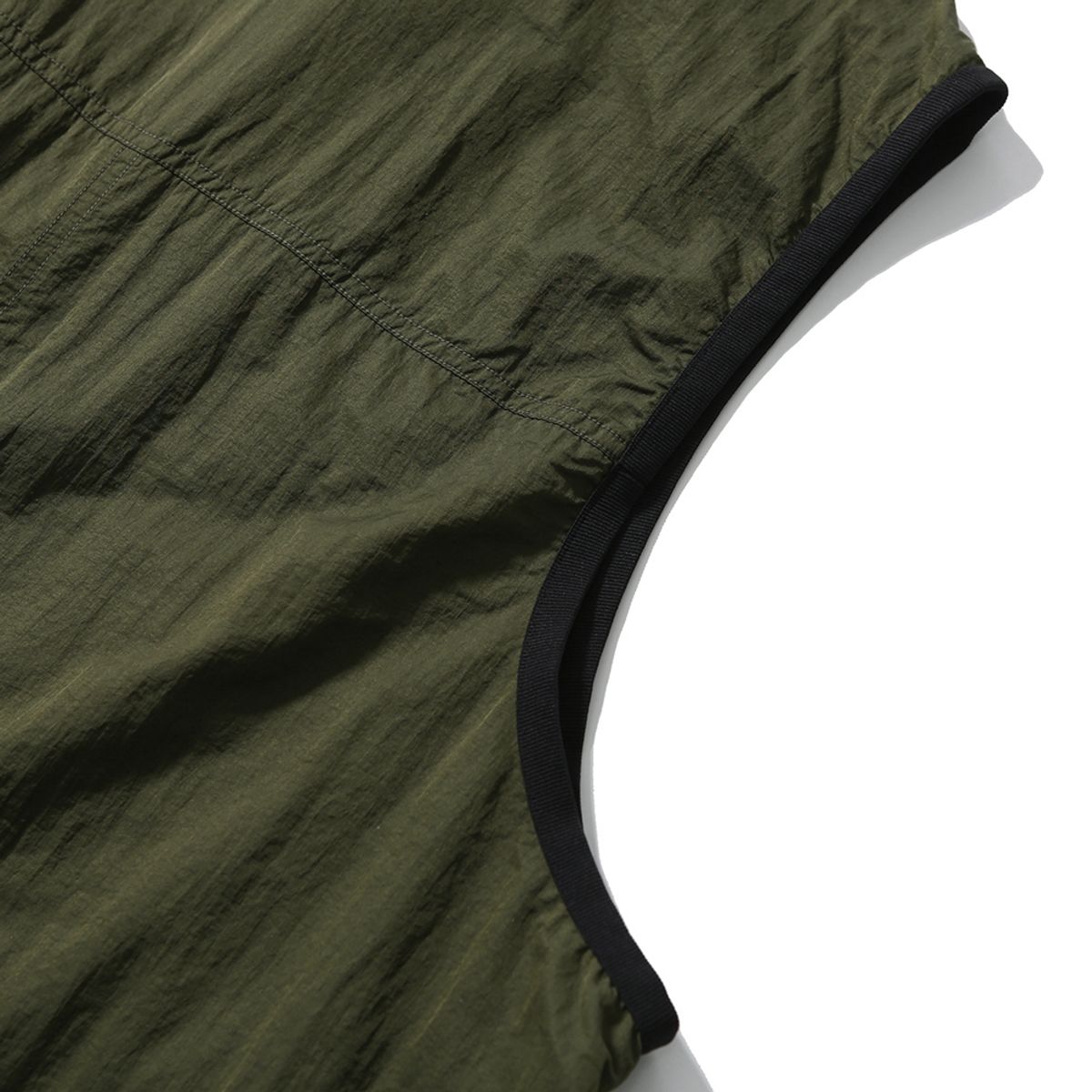 모이프(MOIF) [SS25] MULTI DEVICE VEST / OLIVE