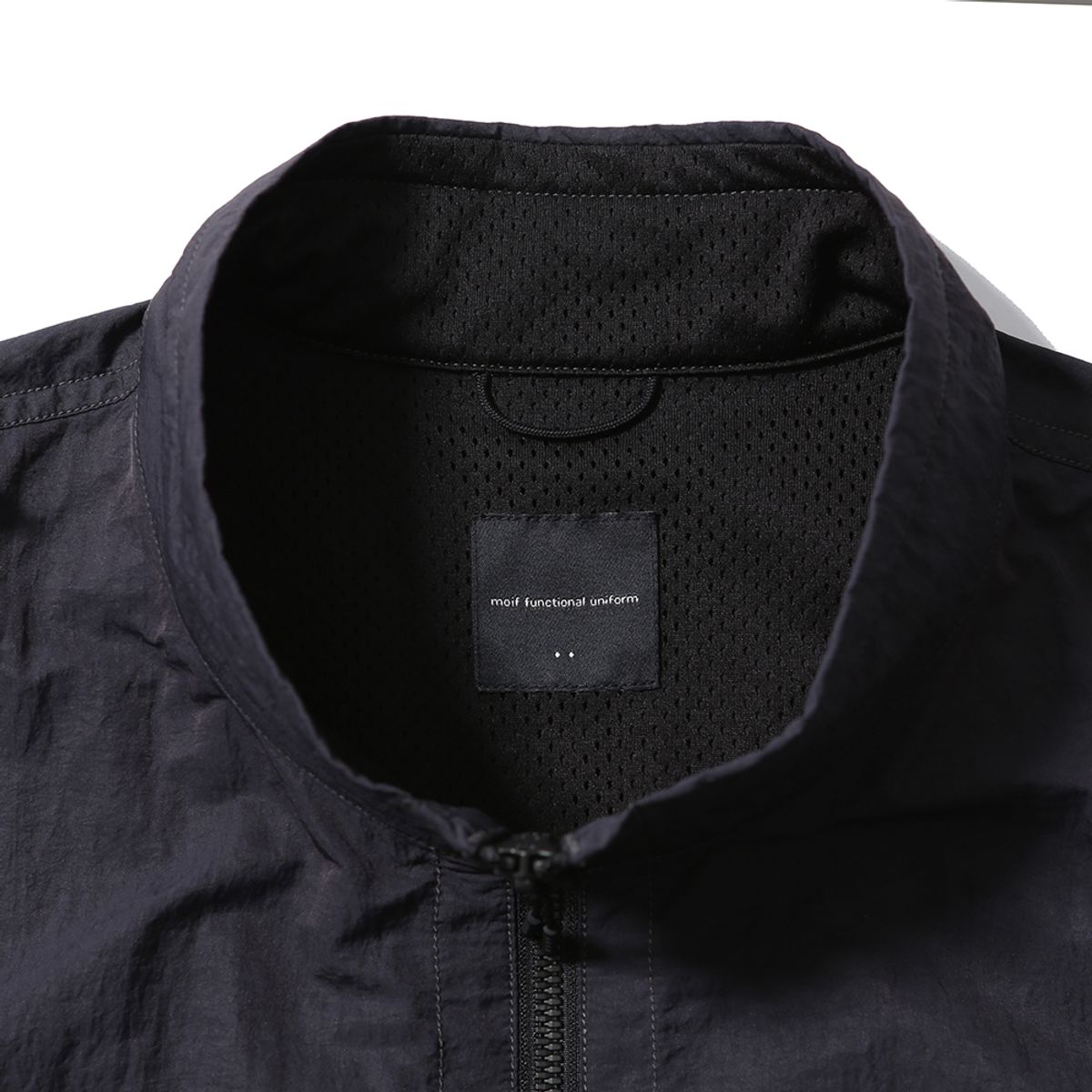 모이프(MOIF) [SS25] MULTI DEVICE VEST / CHARCOAL