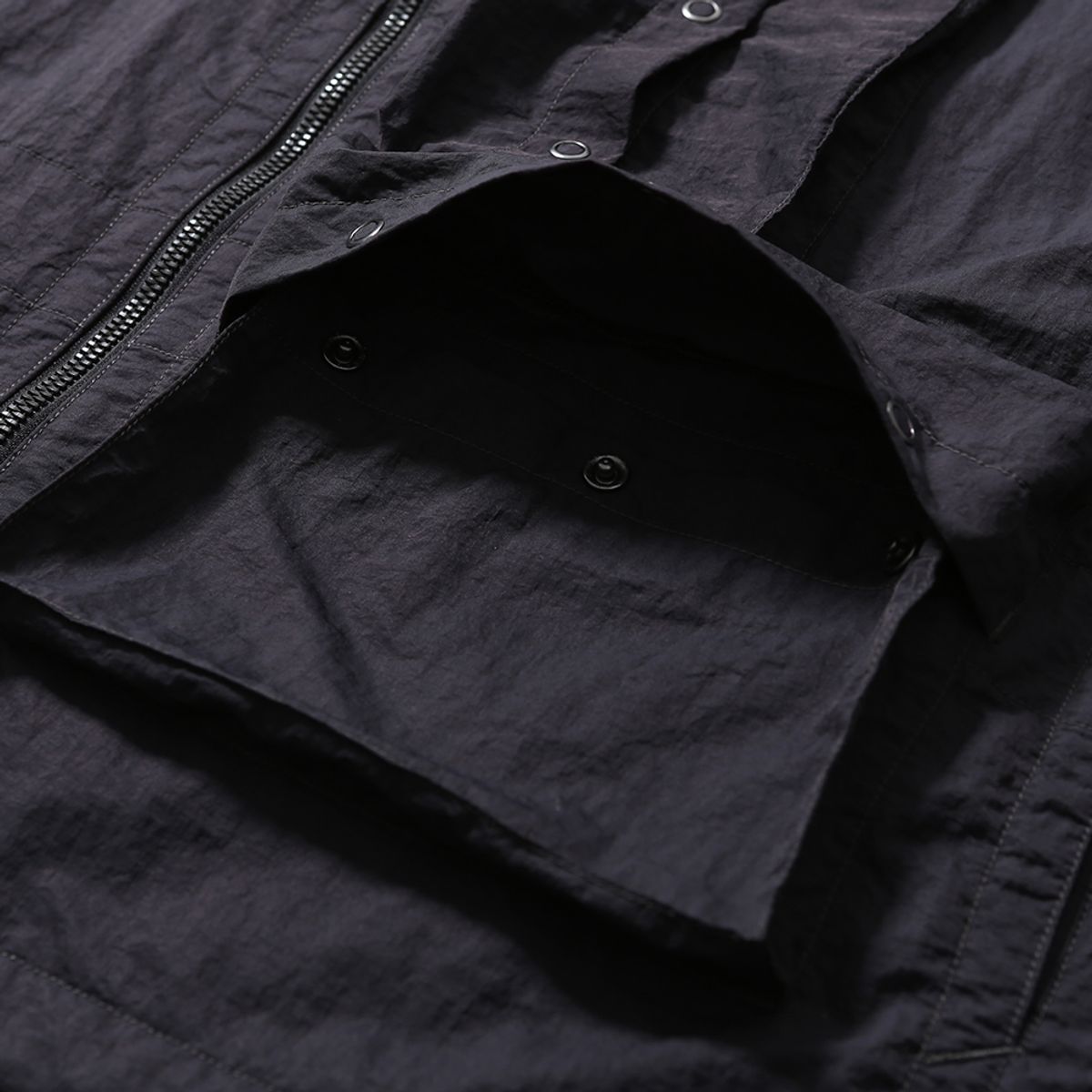 모이프(MOIF) [SS25] MULTI DEVICE VEST / CHARCOAL