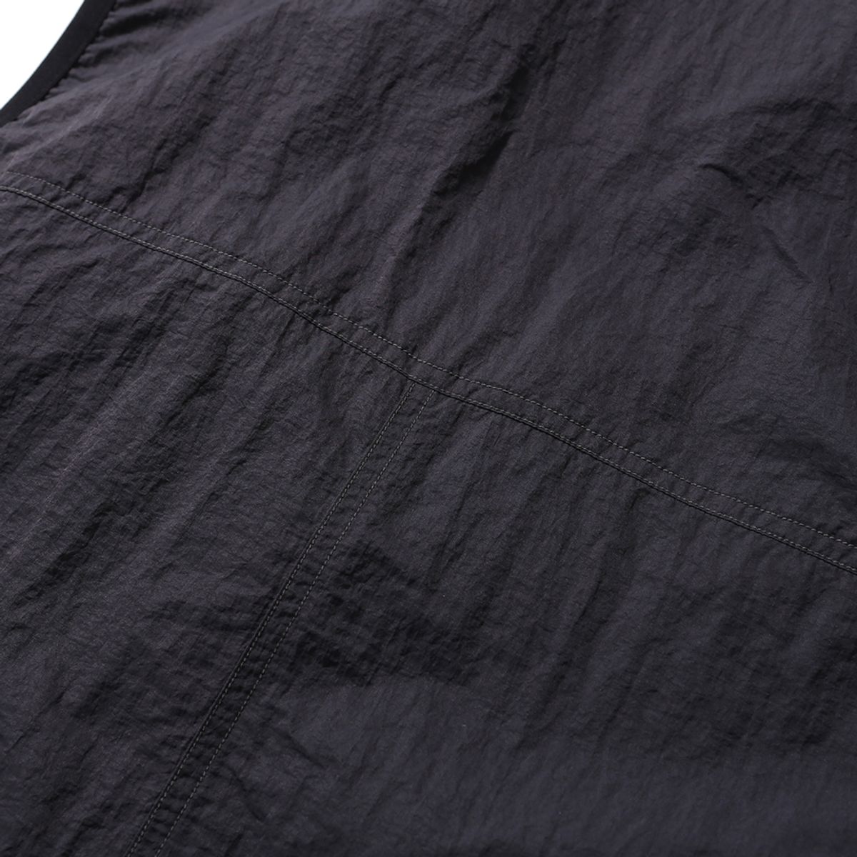 모이프(MOIF) [SS25] MULTI DEVICE VEST / CHARCOAL