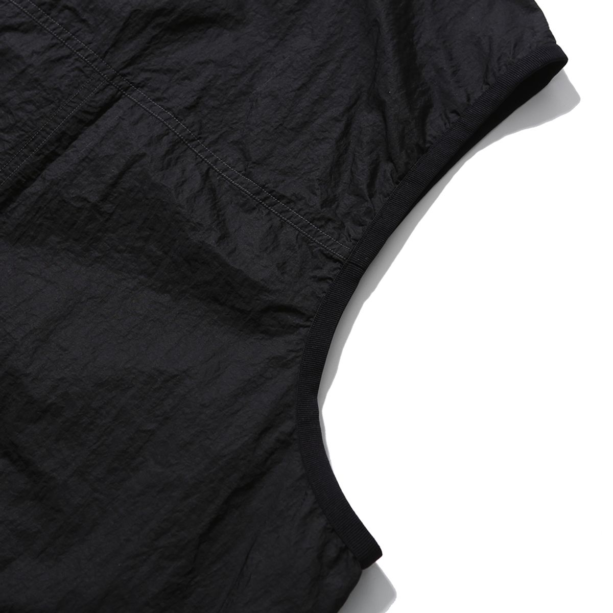 모이프(MOIF) [SS25] MULTI DEVICE VEST / BLACK