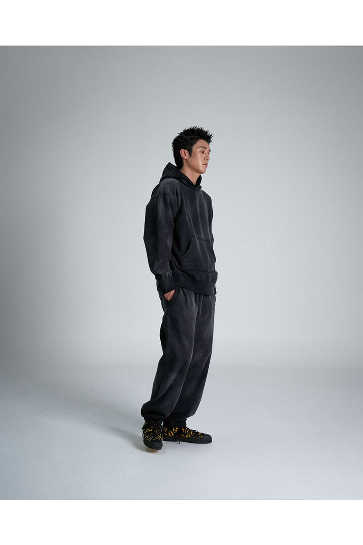 서지웨어(SURGE WEAR) 스탠다드 후디 - 블랙