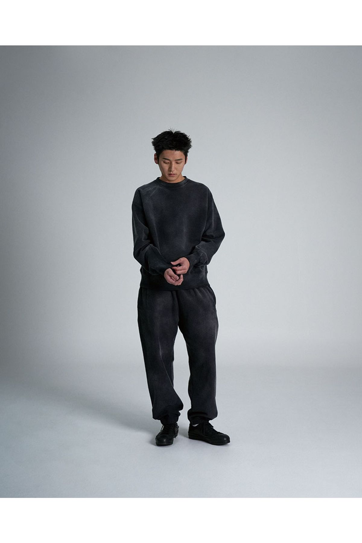 서지웨어(SURGE WEAR) 스탠다드 스웻 셔츠 - 블랙