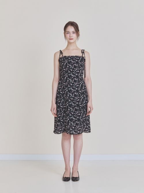 NOT YOUR ROSE ♥ Frill midi dress / 追跡付 MUSINSA | NOT YOUR ROSE Frill Midi Dress (Black)