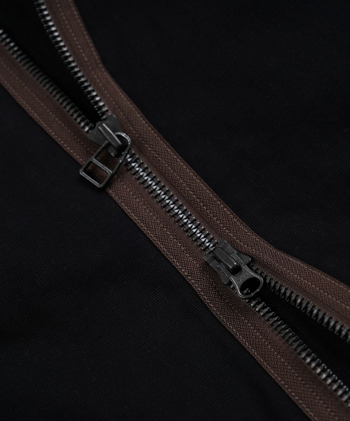 프리즘웍스(FRIZMWORKS) JUNGLE CLOTH DECK HOODED PARKA _ BLACK