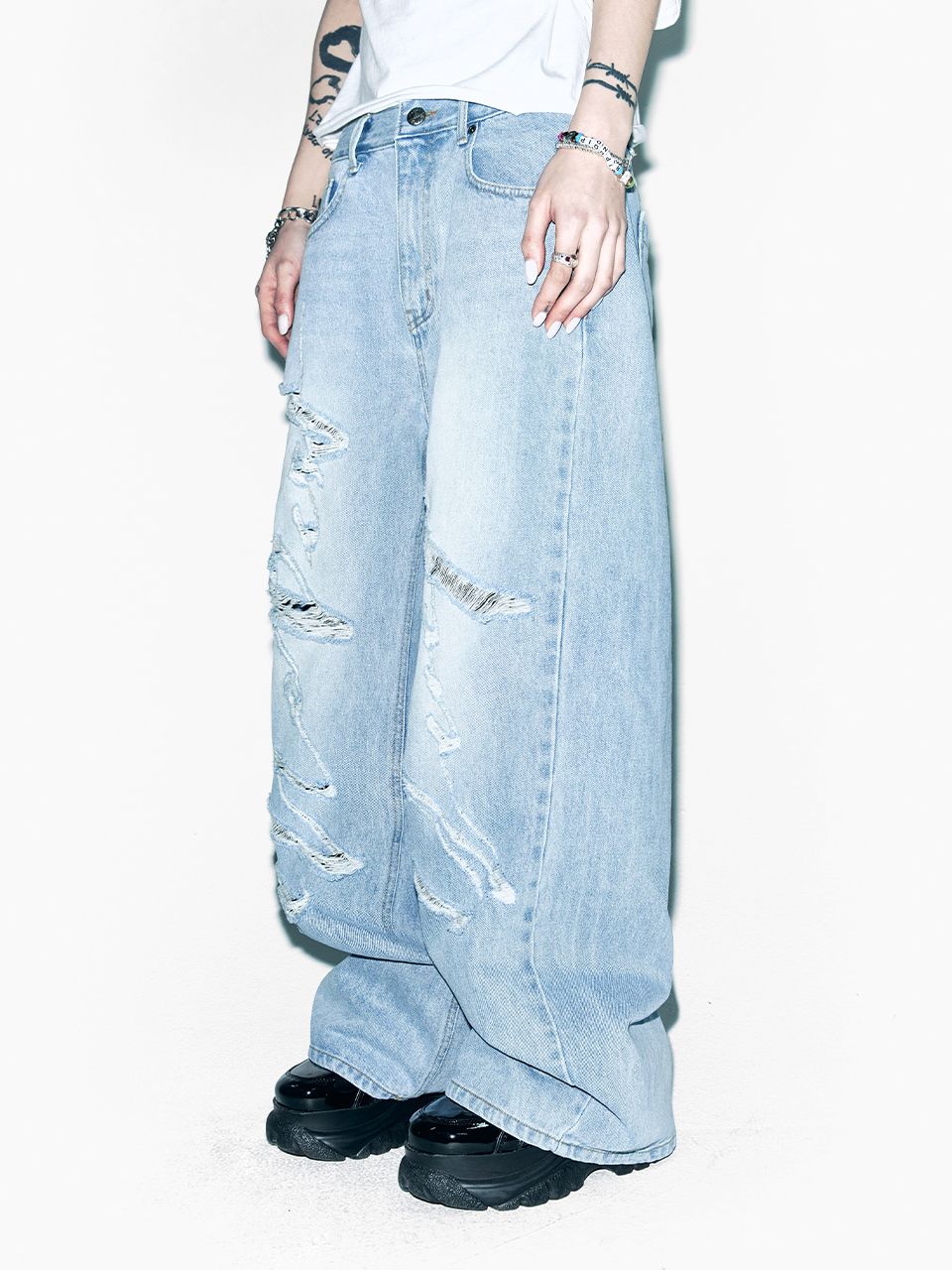 MUSINSA | L.E.E.Y SIGNATURE LOGO DESTROYED DENIM LIGHT BLUE