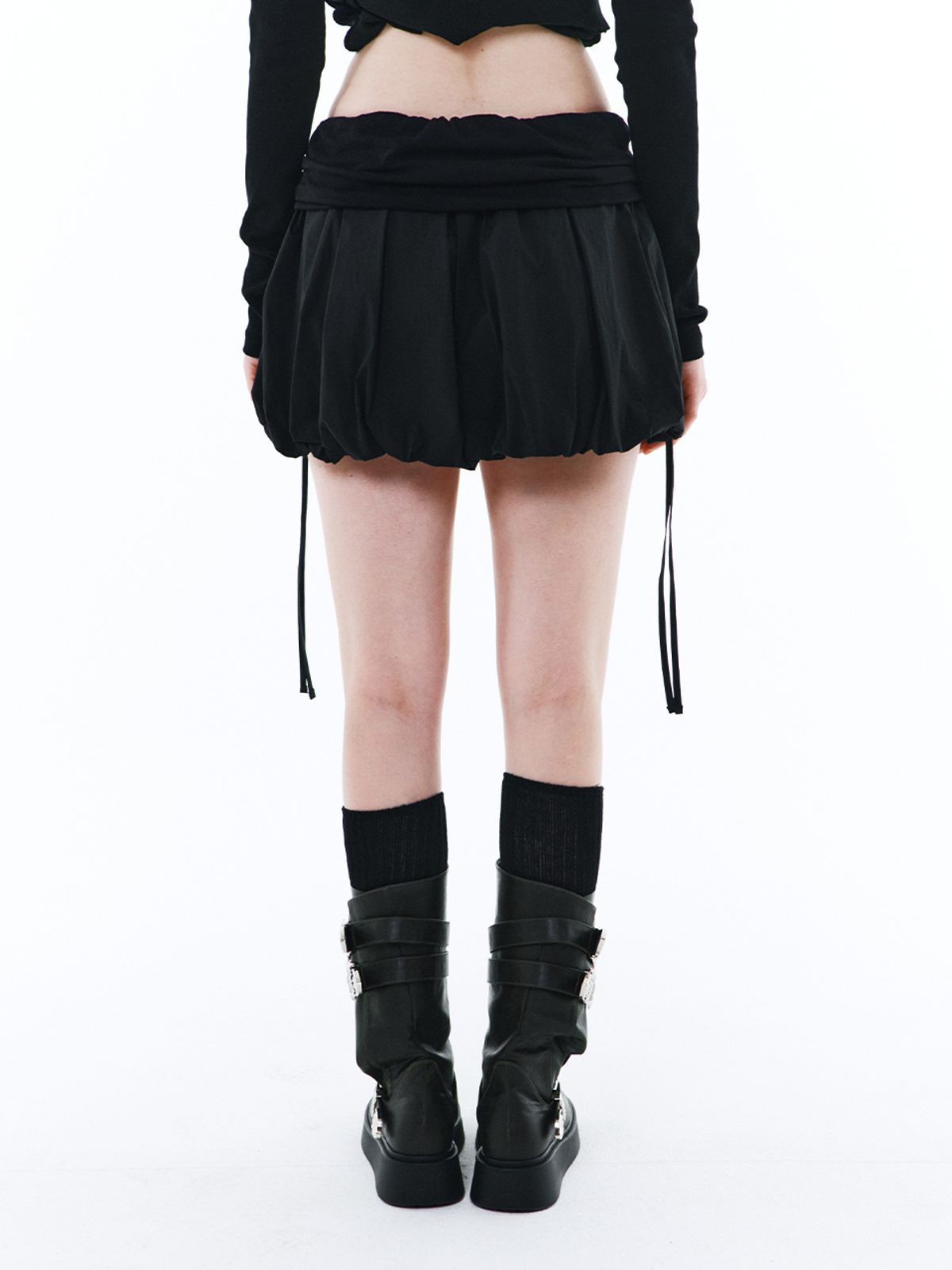 와이이이엘(YEEL) BALLOON RIBBON SHORT SKIRT BLACK